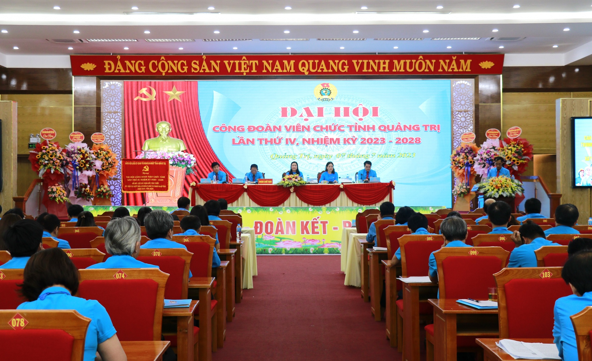 Tiếp tục đổi mới hoạt động công đoàn để đáp ứng với thực tiễn Tiếp tục đổi mới hoạt động công đoàn để đáp ứng với thực tiễn