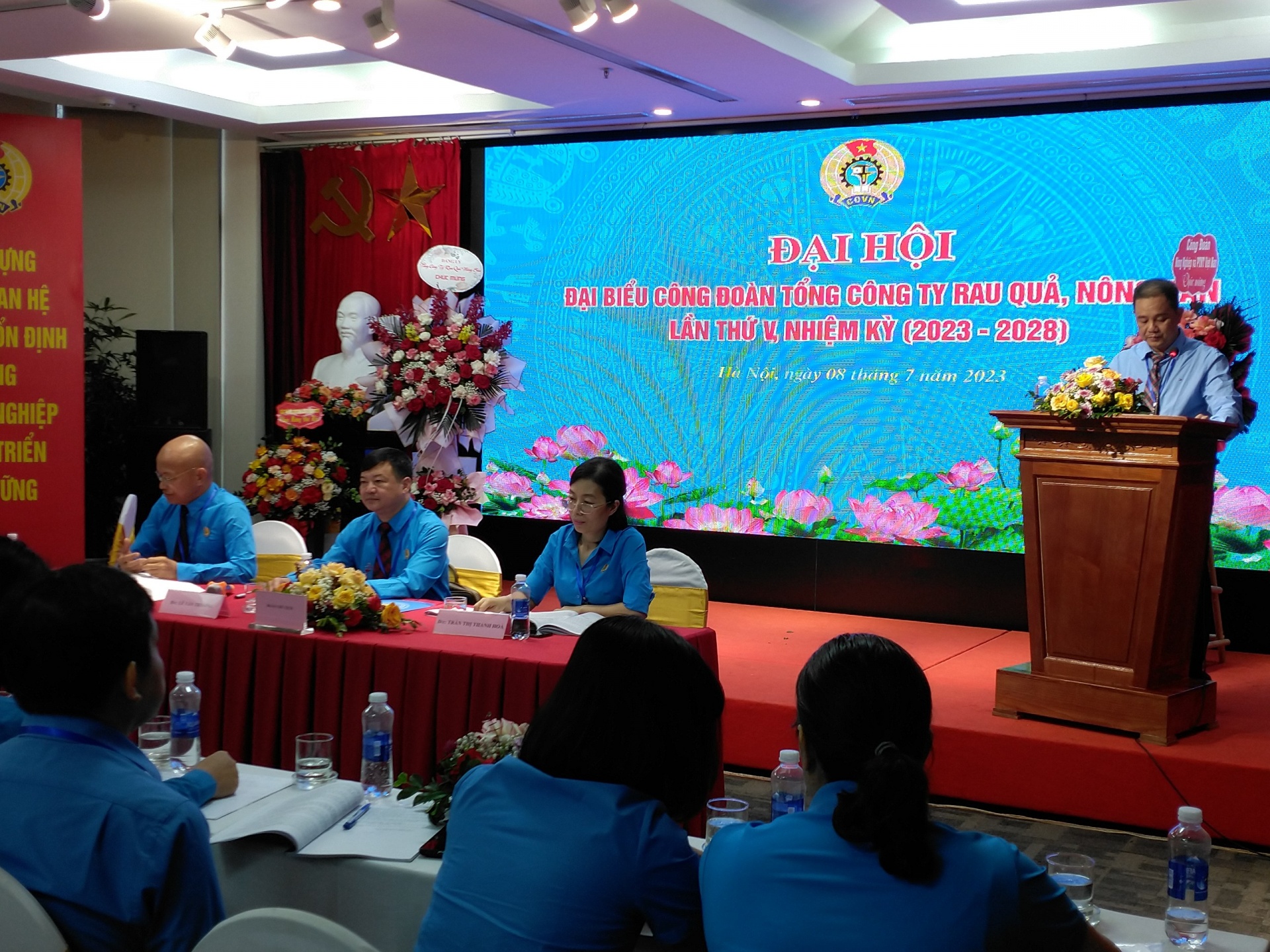 Khắc phục khó khăn, thiết thực chăm lo, bảo vệ NLĐ và đồng hành cùng doanh nghiệp Khắc phục khó khăn, thiết thực chăm lo, bảo vệ NLĐ và đồng hành cùng doanh nghiệp