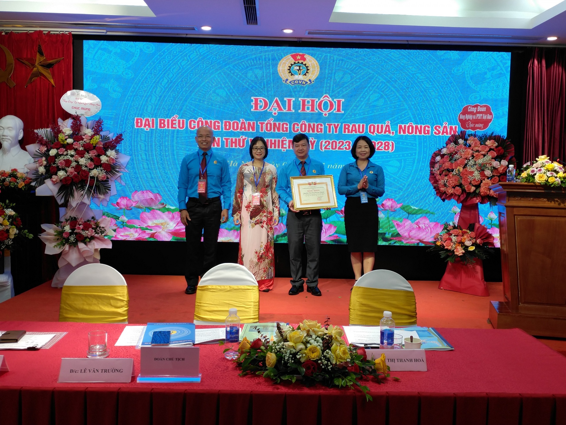 Khắc phục khó khăn, thiết thực chăm lo, bảo vệ NLĐ và đồng hành cùng doanh nghiệp Khắc phục khó khăn, thiết thực chăm lo, bảo vệ NLĐ và đồng hành cùng doanh nghiệp