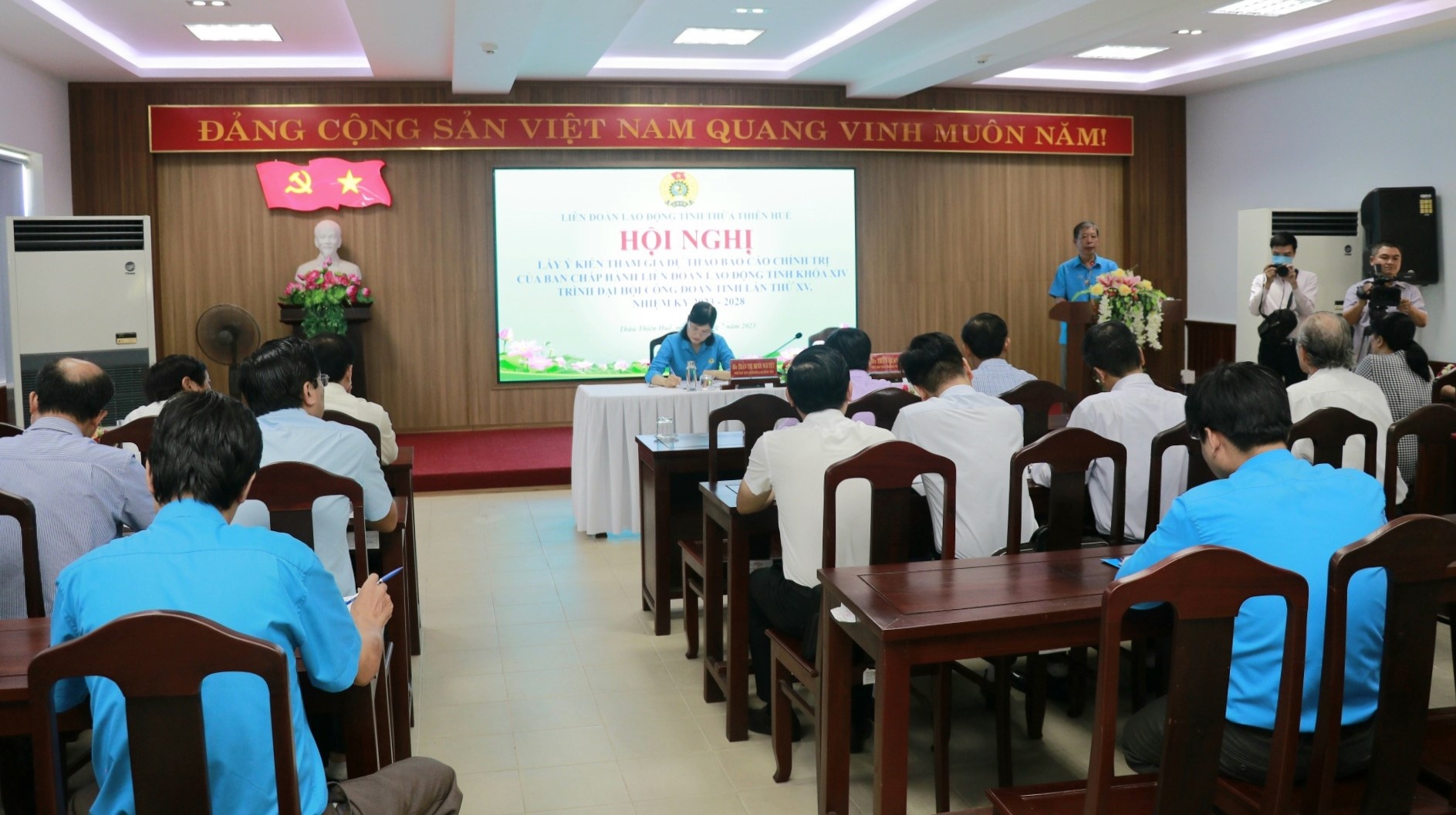 Nhiều ý kiến tham gia dự thảo báo cáo Đại hội Công đoàn tỉnh Thừa Thiên Huế lần thứ XV Nhiều ý kiến tham gia dự thảo báo cáo Đại hội Công đoàn tỉnh Thừa Thiên Huế lần thứ XV