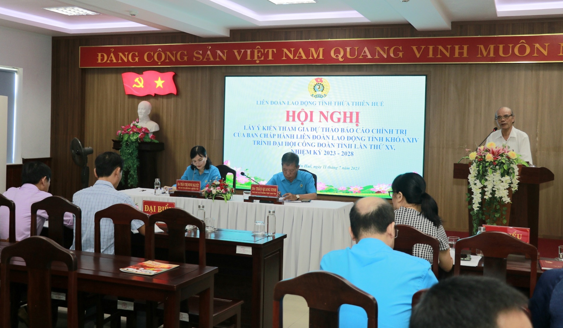 Nhiều ý kiến tham gia dự thảo báo cáo Đại hội Công đoàn tỉnh Thừa Thiên Huế lần thứ XV Nhiều ý kiến tham gia dự thảo báo cáo Đại hội Công đoàn tỉnh Thừa Thiên Huế lần thứ XV