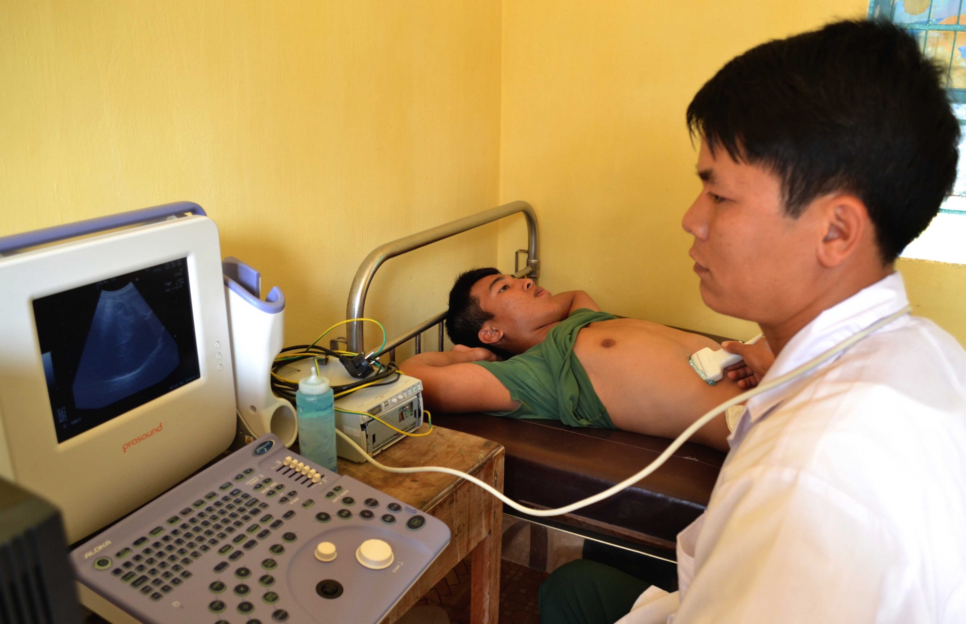 Bác sĩ “năn nỉ” bệnh nhân để được… cấp cứu Bác sĩ “năn nỉ” bệnh nhân để được… cấp cứu