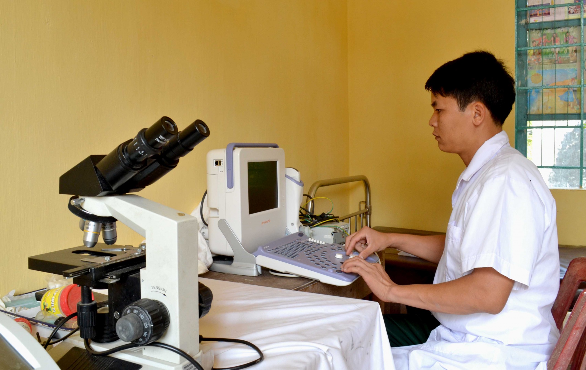 Bác sĩ “năn nỉ” bệnh nhân để được… cấp cứu