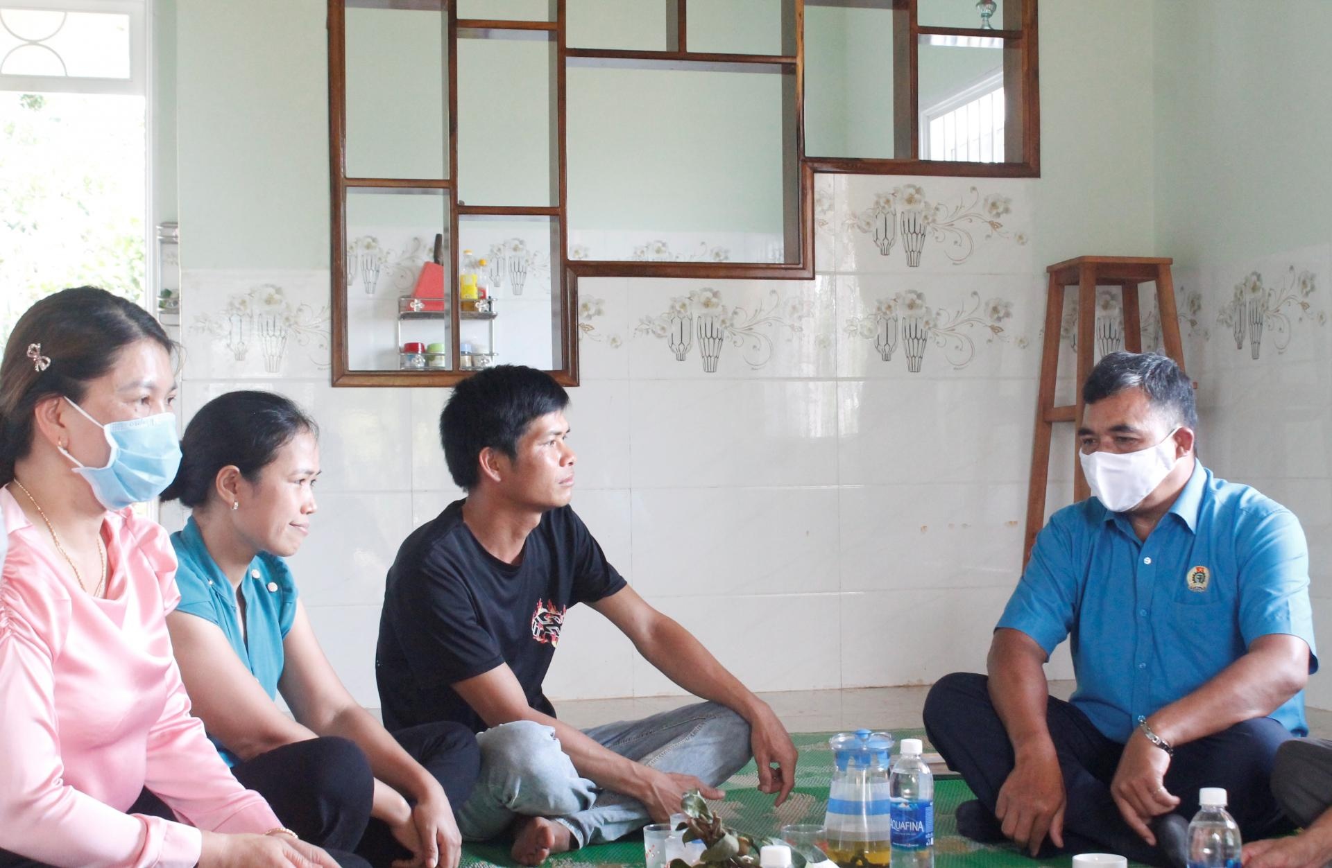 Hơn 30 ngàn lượt đoàn viên ở Đắk Lắk được Công đoàn thăm hỏi, tặng quà