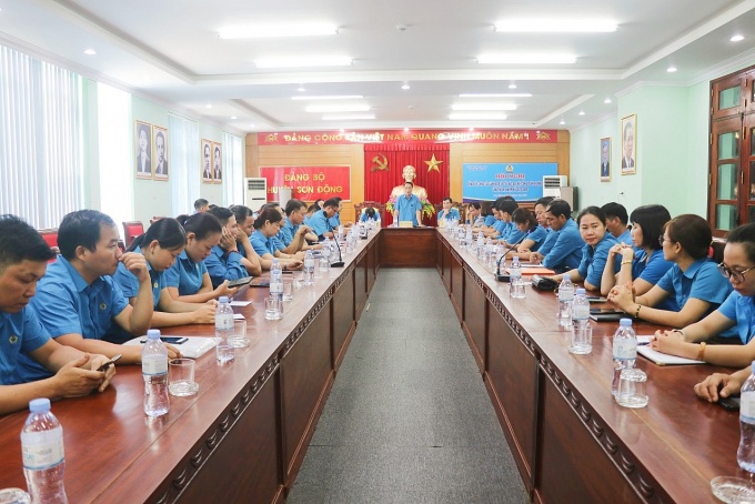 Đại hội XVIII Công đoàn tỉnh Bắc Giang: Thay nhận hoa bằng ủng hộ người yếu  thế