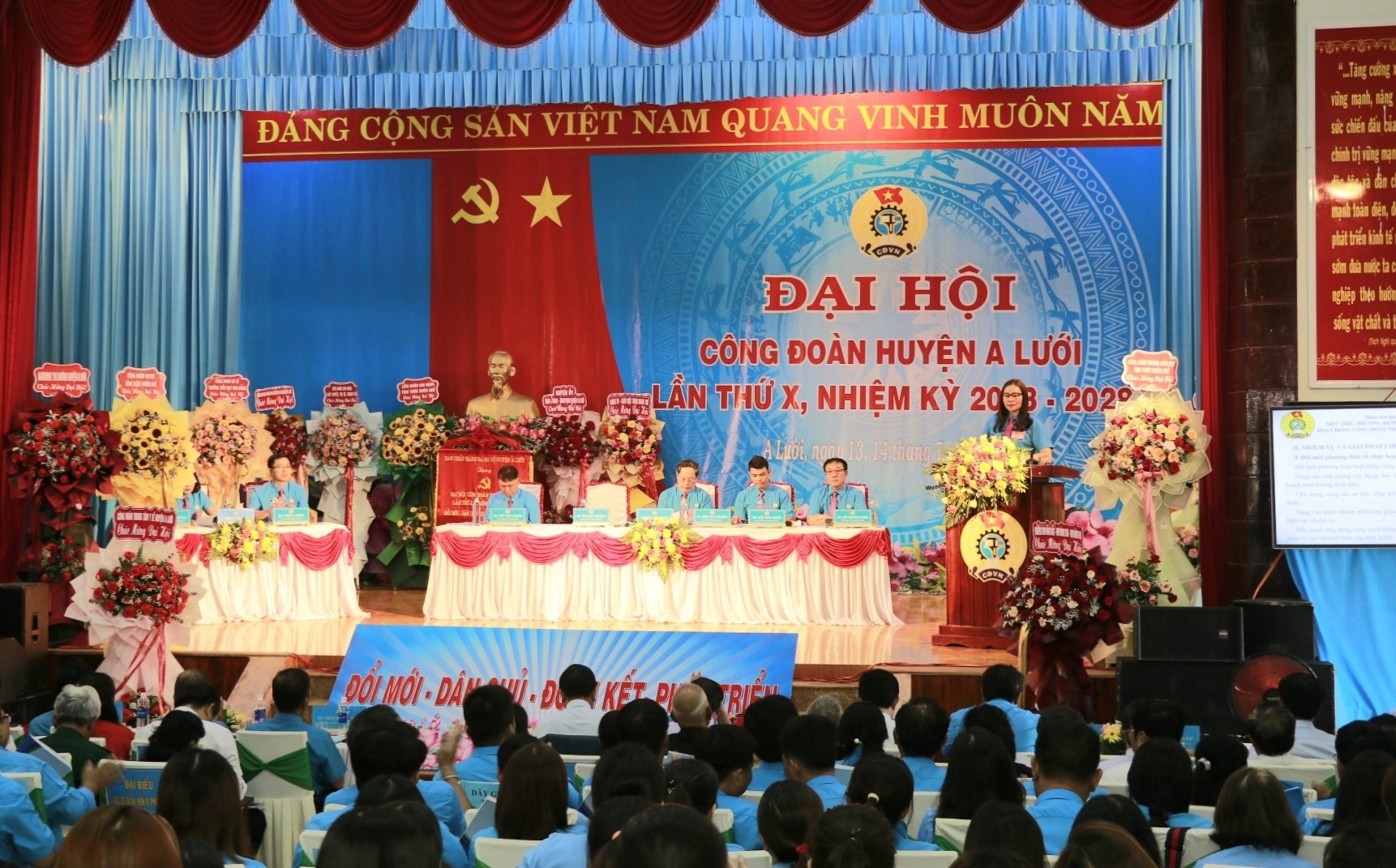 Công đoàn huyện A Lưới: Nỗ lực chăm lo cho đoàn viên, NLĐ khó khăn trong nhiệm kỳ mới Công đoàn huyện A Lưới: Nỗ lực chăm lo cho đoàn viên, NLĐ khó khăn trong nhiệm kỳ mới