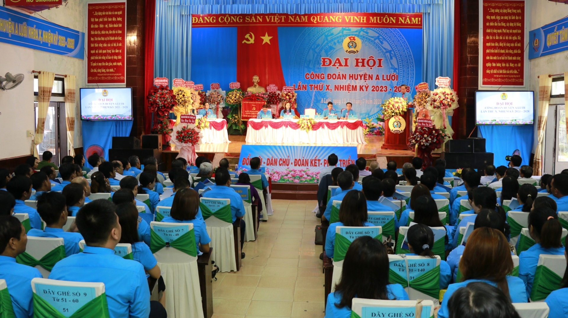 Công đoàn huyện A Lưới: Nỗ lực chăm lo cho đoàn viên, NLĐ khó khăn trong nhiệm kỳ mới Công đoàn huyện A Lưới: Nỗ lực chăm lo cho đoàn viên, NLĐ khó khăn trong nhiệm kỳ mới