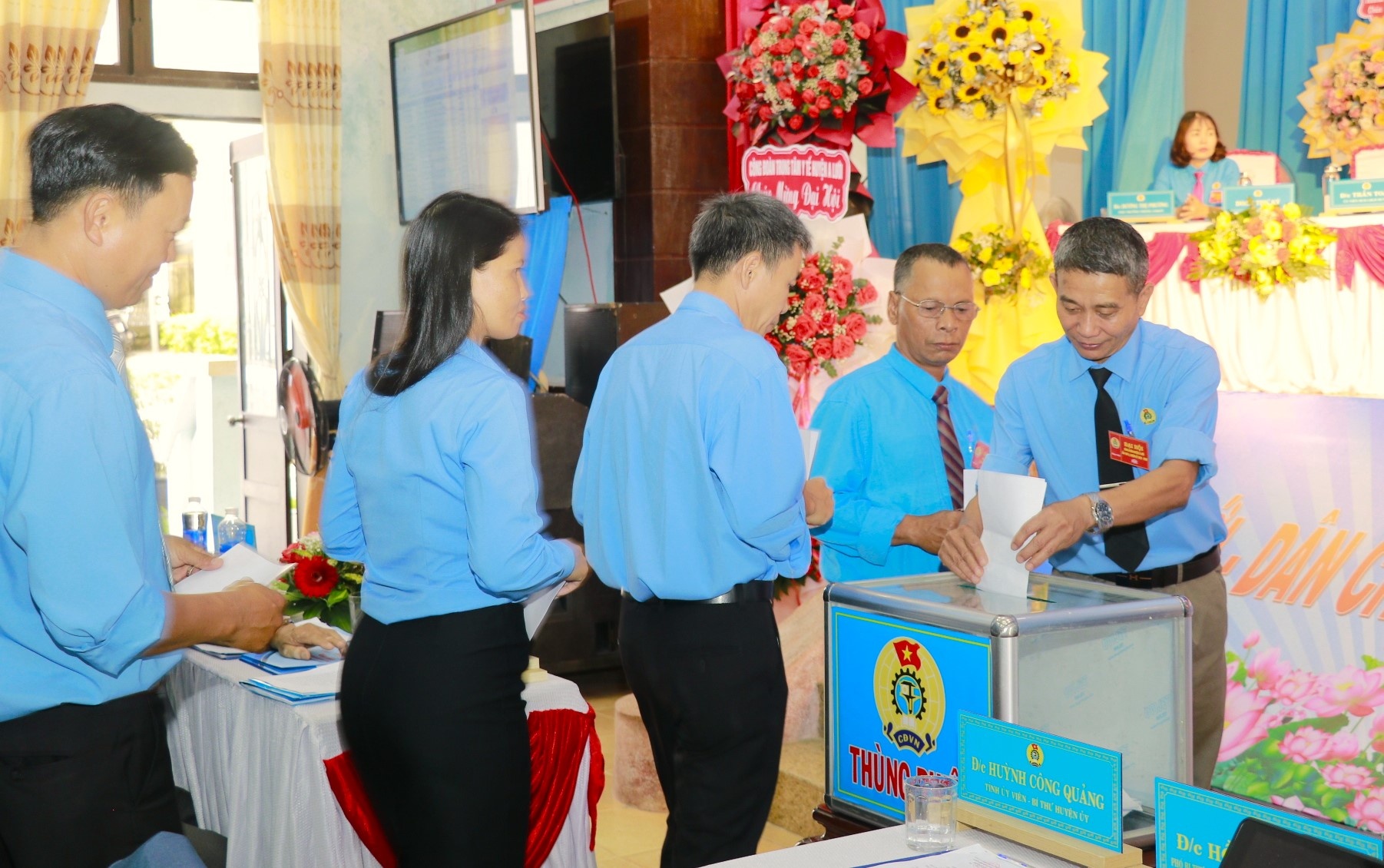 Công đoàn huyện A Lưới: Nỗ lực chăm lo cho đoàn viên, NLĐ khó khăn trong nhiệm kỳ mới Công đoàn huyện A Lưới: Nỗ lực chăm lo cho đoàn viên, NLĐ khó khăn trong nhiệm kỳ mới