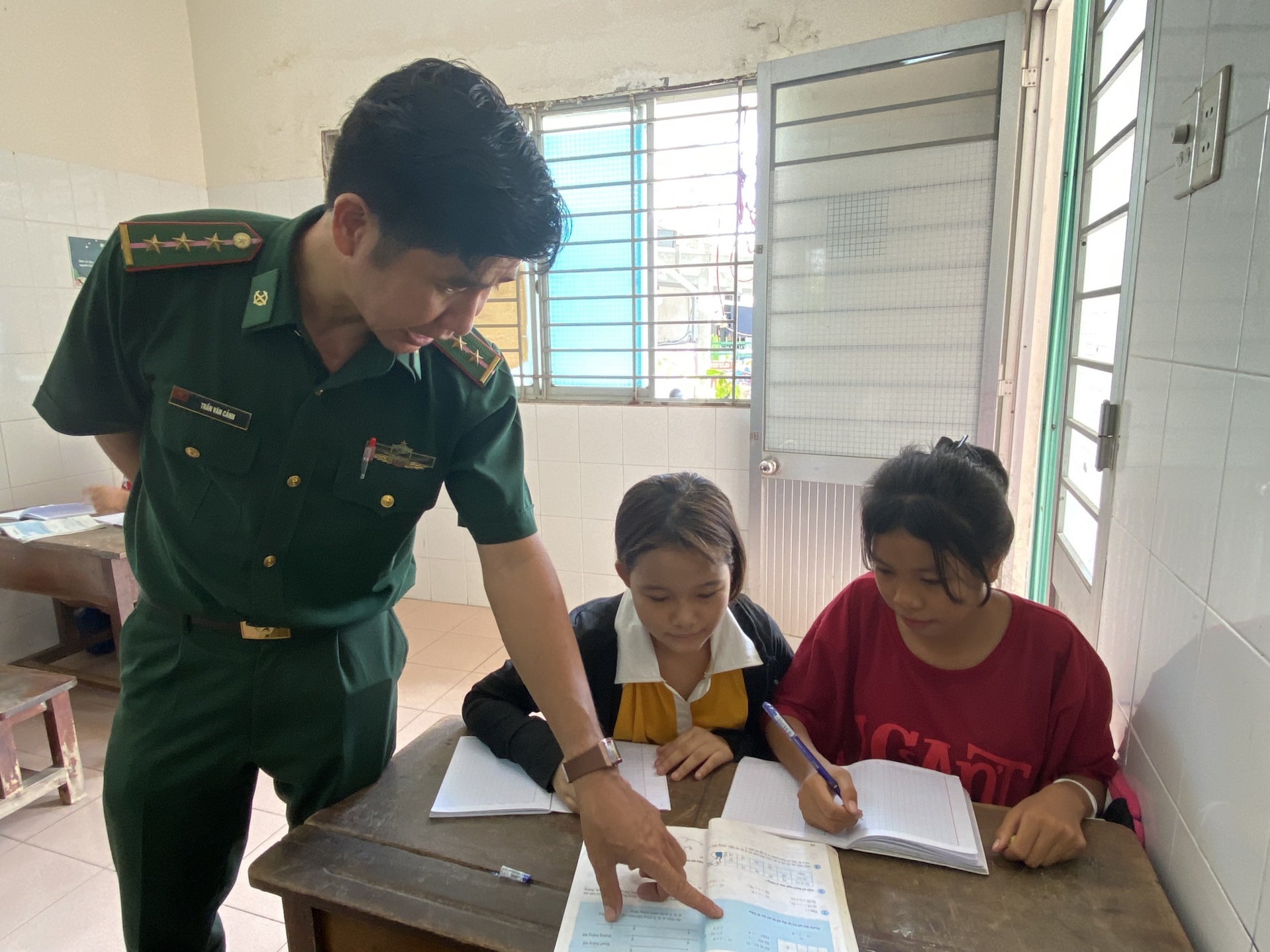 “Lớp học đặc biệt” của con em lao động nhập cư