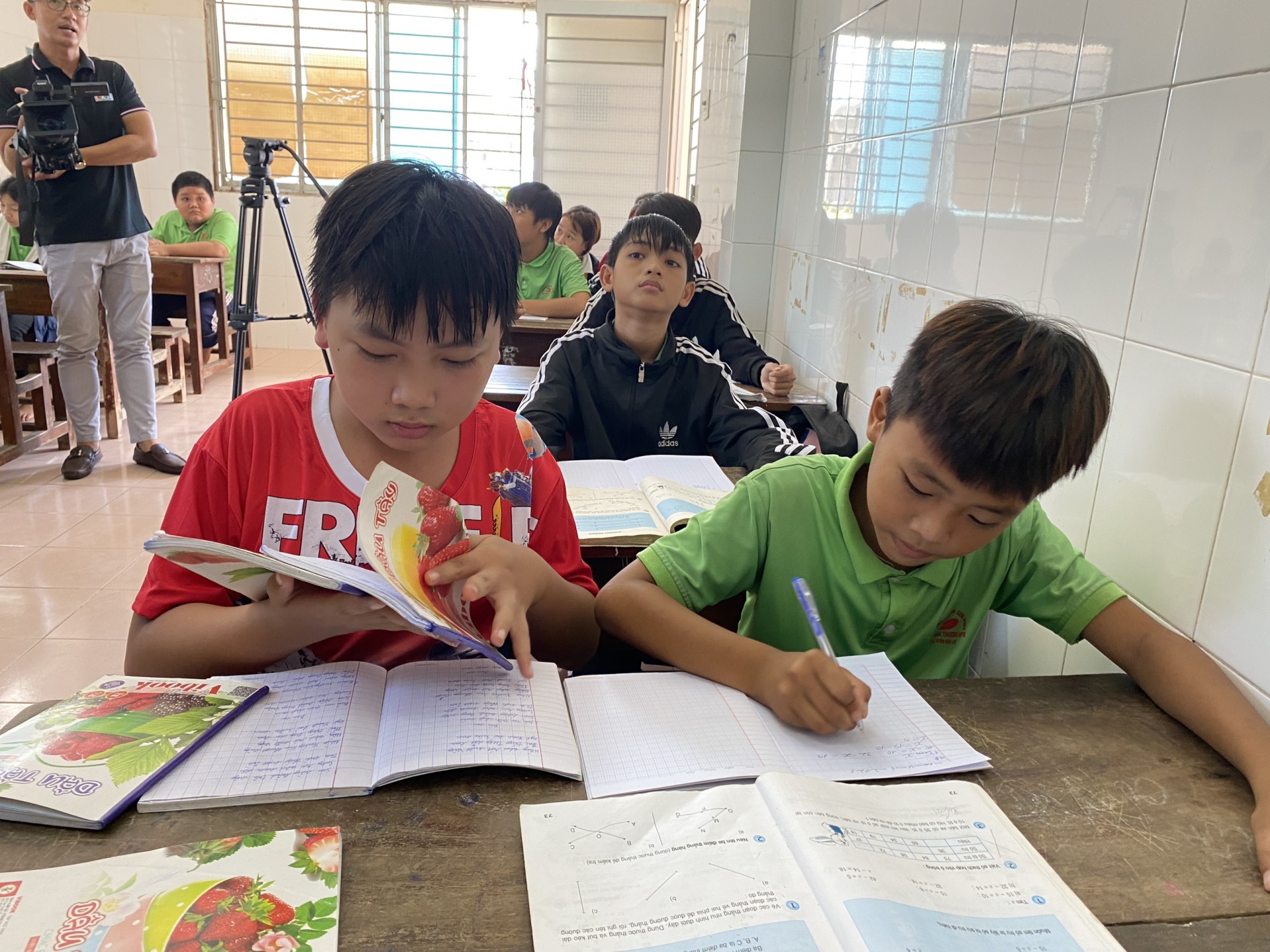 “Lớp học đặc biệt” của con em lao động nhập cư