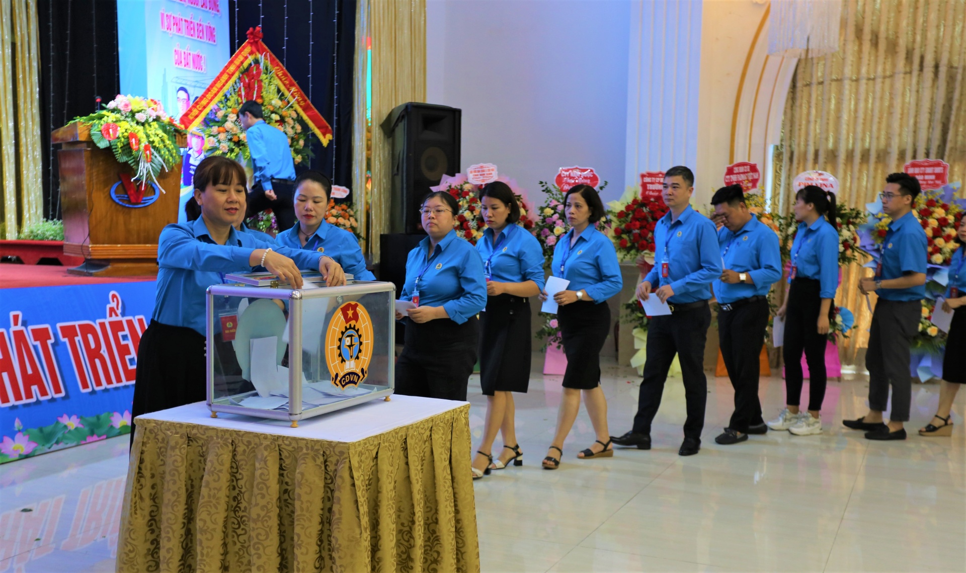 Chăm lo, bảo vệ người lao động: Nét nổi bật của Công đoàn các KCN tỉnh Nam Định Chăm lo, bảo vệ người lao động - nét nổi bật của Công đoàn các KCN tỉnh Nam Định