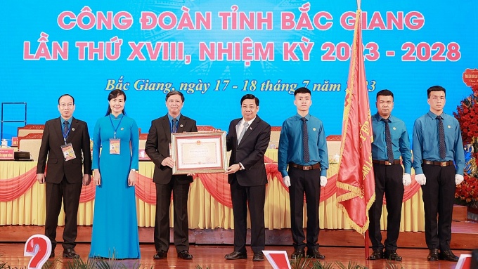 Bí thư Tỉnh uỷ Bắc Giang: Hoạt động Công đoàn tỉnh có thể khái quát bằng 16 chữ Bí thư Tỉnh uỷ Bắc Giang: Hoạt động Công đoàn tỉnh có thể khái quát bằng 16 chữ