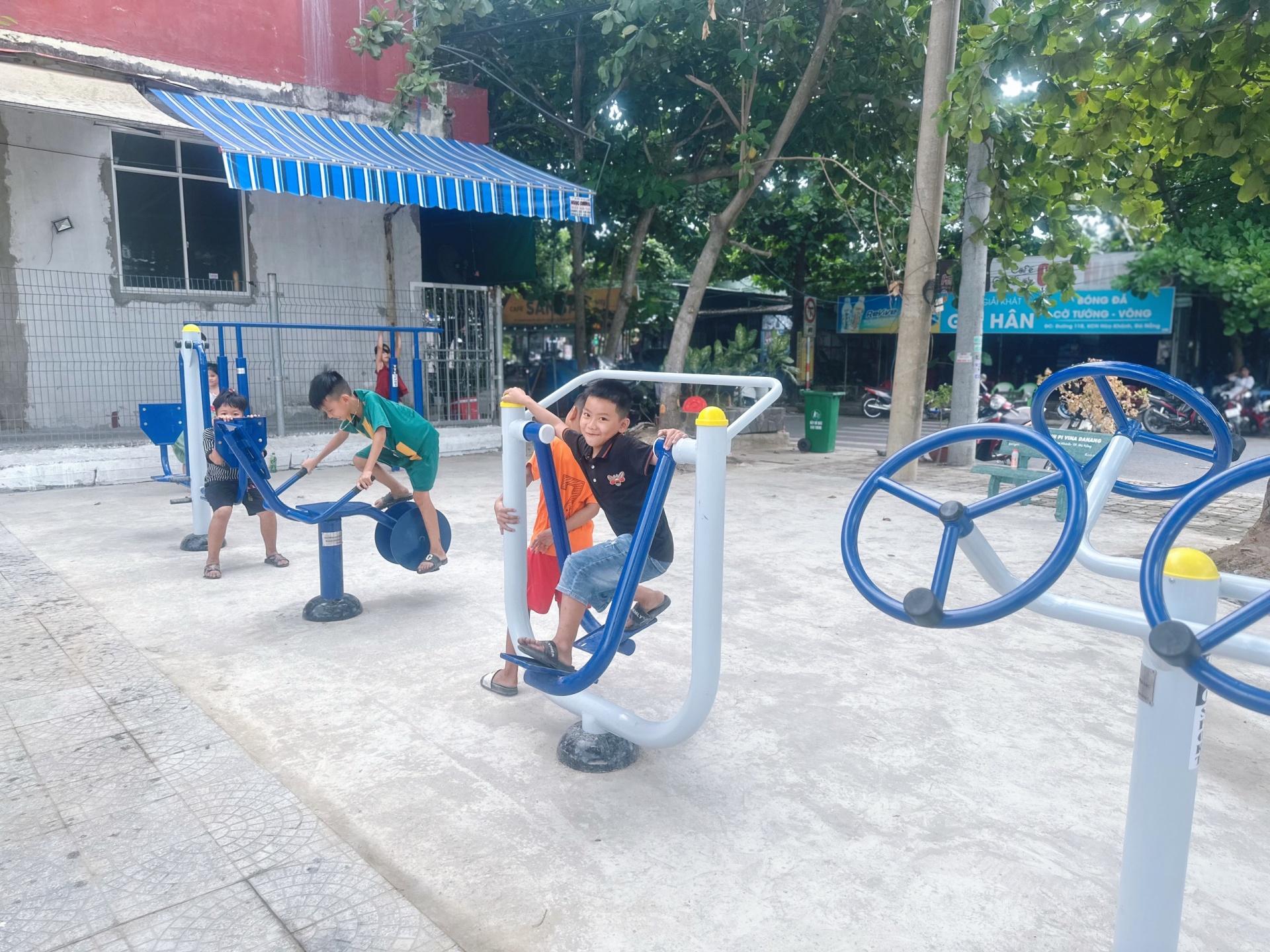 Đây là khu vui chơi, giải trí, thế dục thể thao thao cho con em công nhân lao động. Ảnh: PHAN NGUYÊN