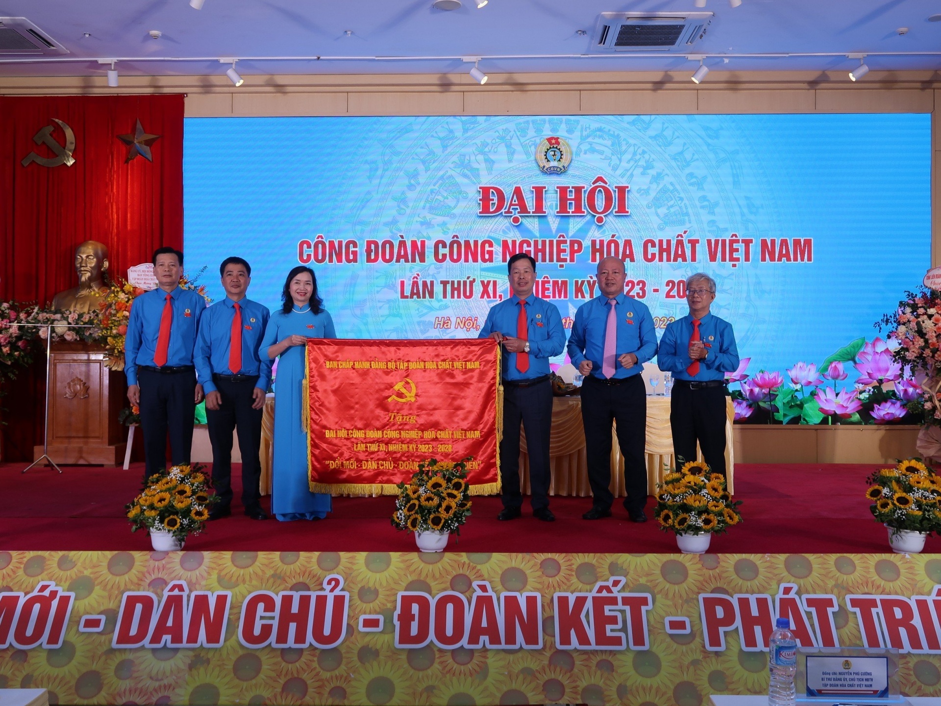 Công đoàn Hóa chất Việt Nam: Đẩy mạnh các hoạt động an sinh xã hội Công đoàn Hóa chất Việt Nam: Đẩy mạnh các hoạt động an sinh xã hội