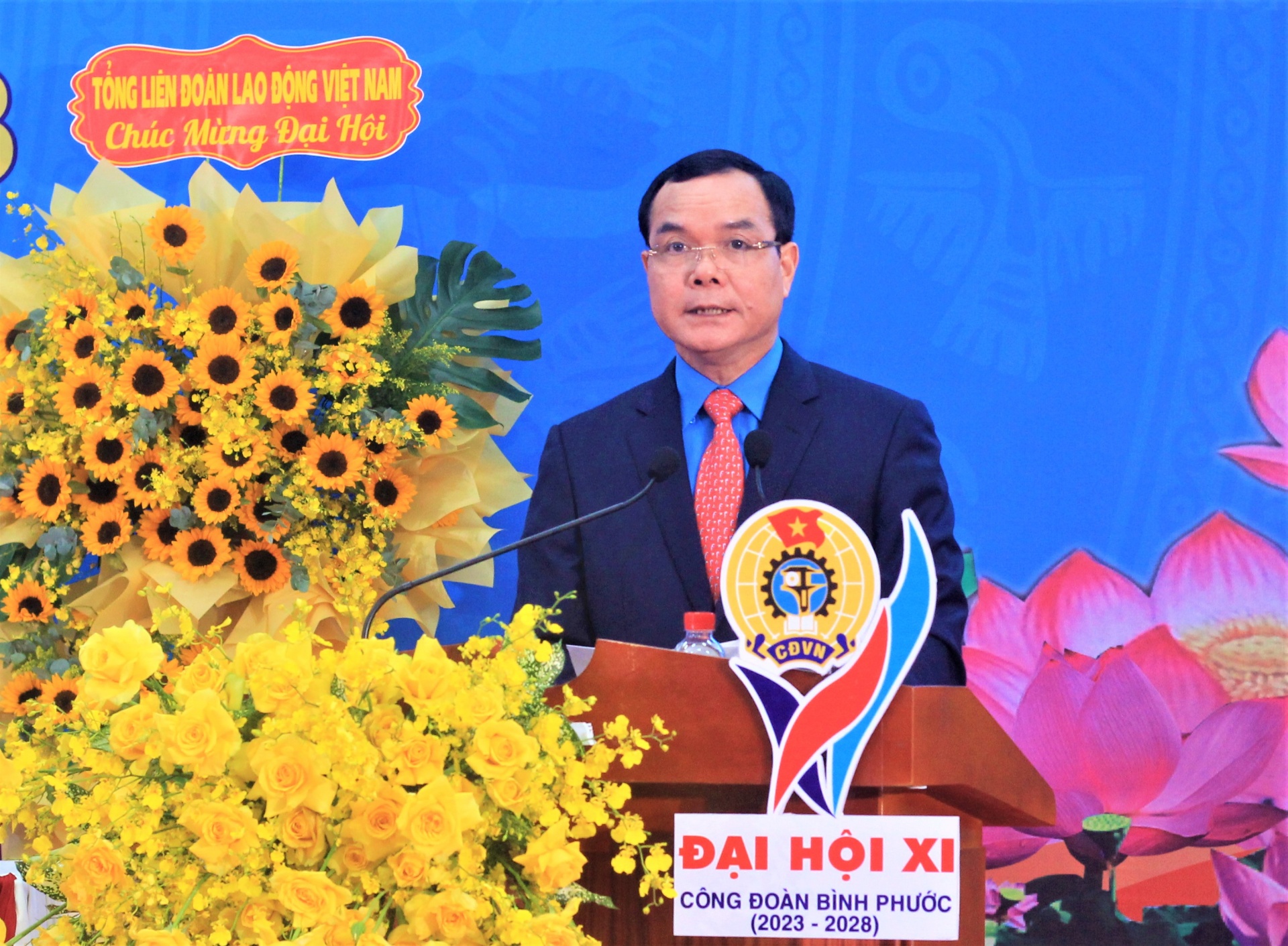 Công đoàn Bình Phước đề ra nhiều nhiệm vụ trọng tâm, nòng cốt trong nhiệm kỳ 2023 - 2028 Công đoàn Bình Phước đề ra nhiều nhiệm vụ trọng tâm, nòng cốt trong nhiệm kỳ 2023 - 2028