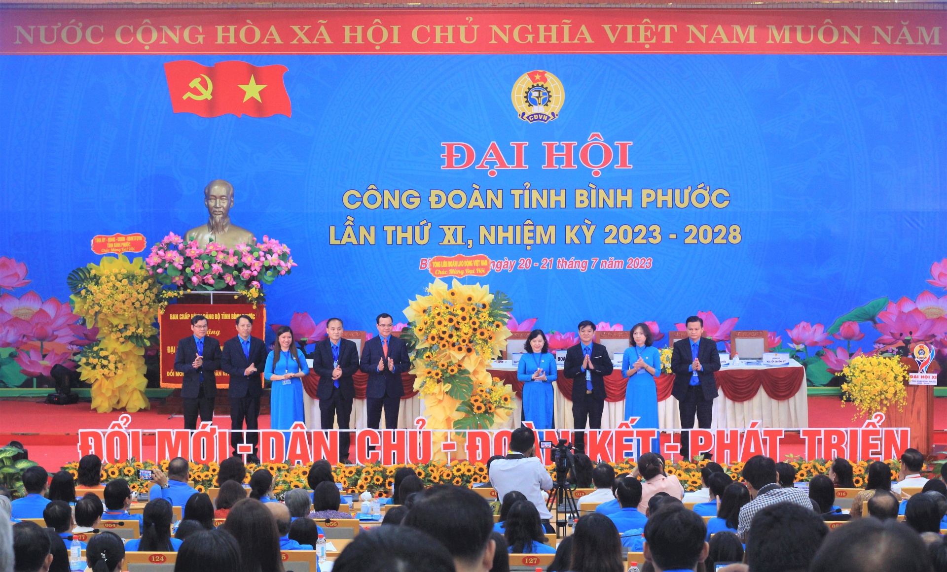 Công đoàn Bình Phước đề ra nhiều nhiệm vụ trọng tâm, nòng cốt trong nhiệm kỳ 2023 - 2028 Công đoàn Bình Phước đề ra nhiều nhiệm vụ trọng tâm, nòng cốt trong nhiệm kỳ 2023 - 2028