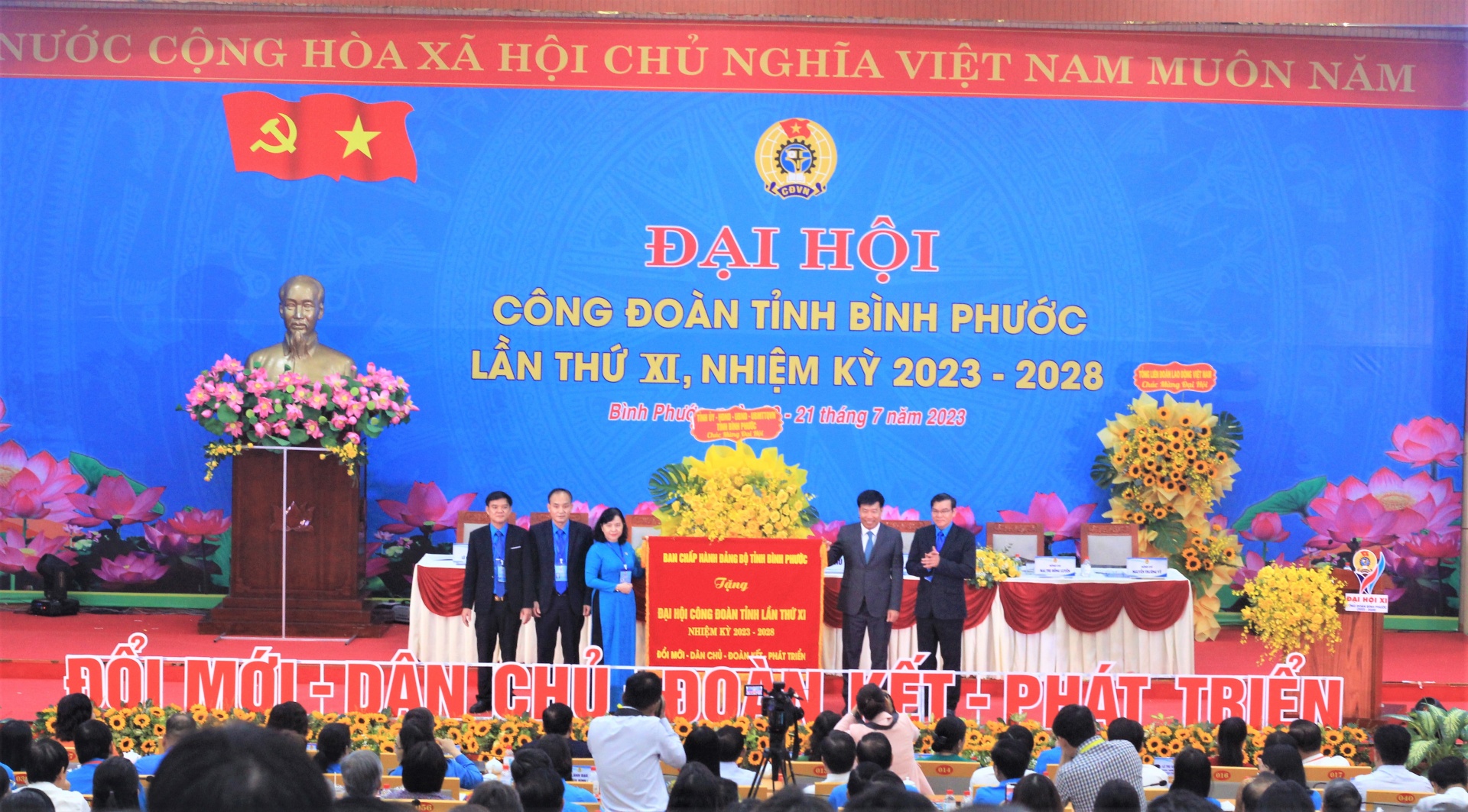 Công đoàn Bình Phước đề ra nhiều nhiệm vụ trọng tâm, nòng cốt trong nhiệm kỳ 2023 - 2028 Công đoàn Bình Phước đề ra nhiều nhiệm vụ trọng tâm, nòng cốt trong nhiệm kỳ 2023 - 2028