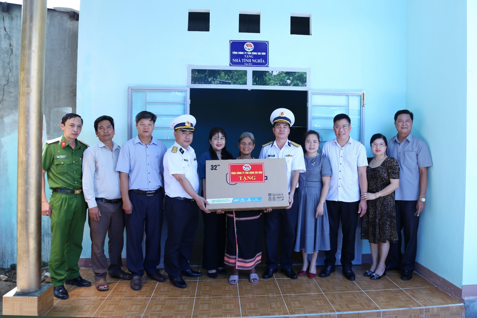 Tổng Công ty Tân Cảng Sài Gòn tổ chức đền ơn, đáp nghĩa tại Kon Tum