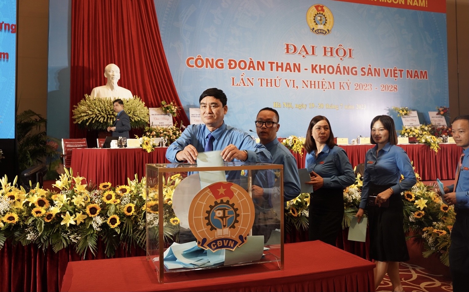 Đại hội Công đoàn TKV lần thứ VI: Thực sự “Đổi mới - Dân chủ - Đoàn kết - Phát triển”