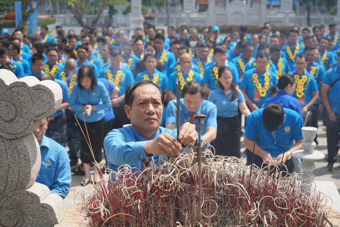 167 công nhân lao động tiêu biểu tưởng niệm đồng chí Nguyễn Đức Cảnh