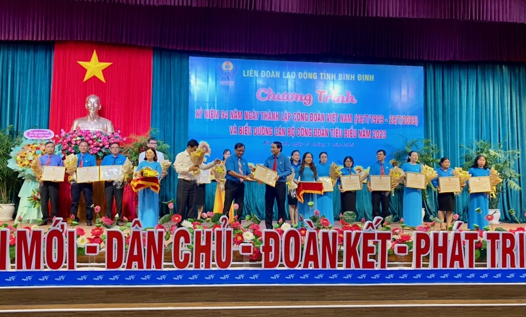 LĐLĐ tỉnh Bình Định kỷ niệm 94 năm Ngày thành lập Công đoàn Việt Nam LĐLĐ tỉnh Bình Định kỷ niệm 94 năm Ngày thành lập Công đoàn Việt Nam