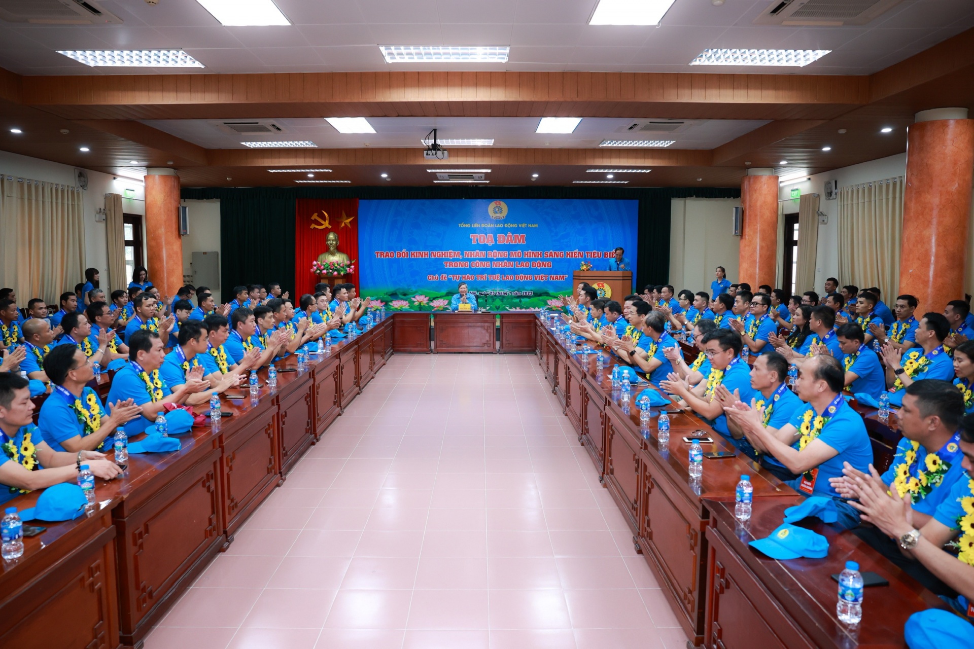 Phong trào Lao động giỏi, lao động sáng tạo: Chia sẻ tinh thần vượt khó của ĐV, CNLĐ Phong trào Lao động giỏi, lao động sáng tạo: Chia sẻ tinh thần vượt khó của ĐV, CNLĐ