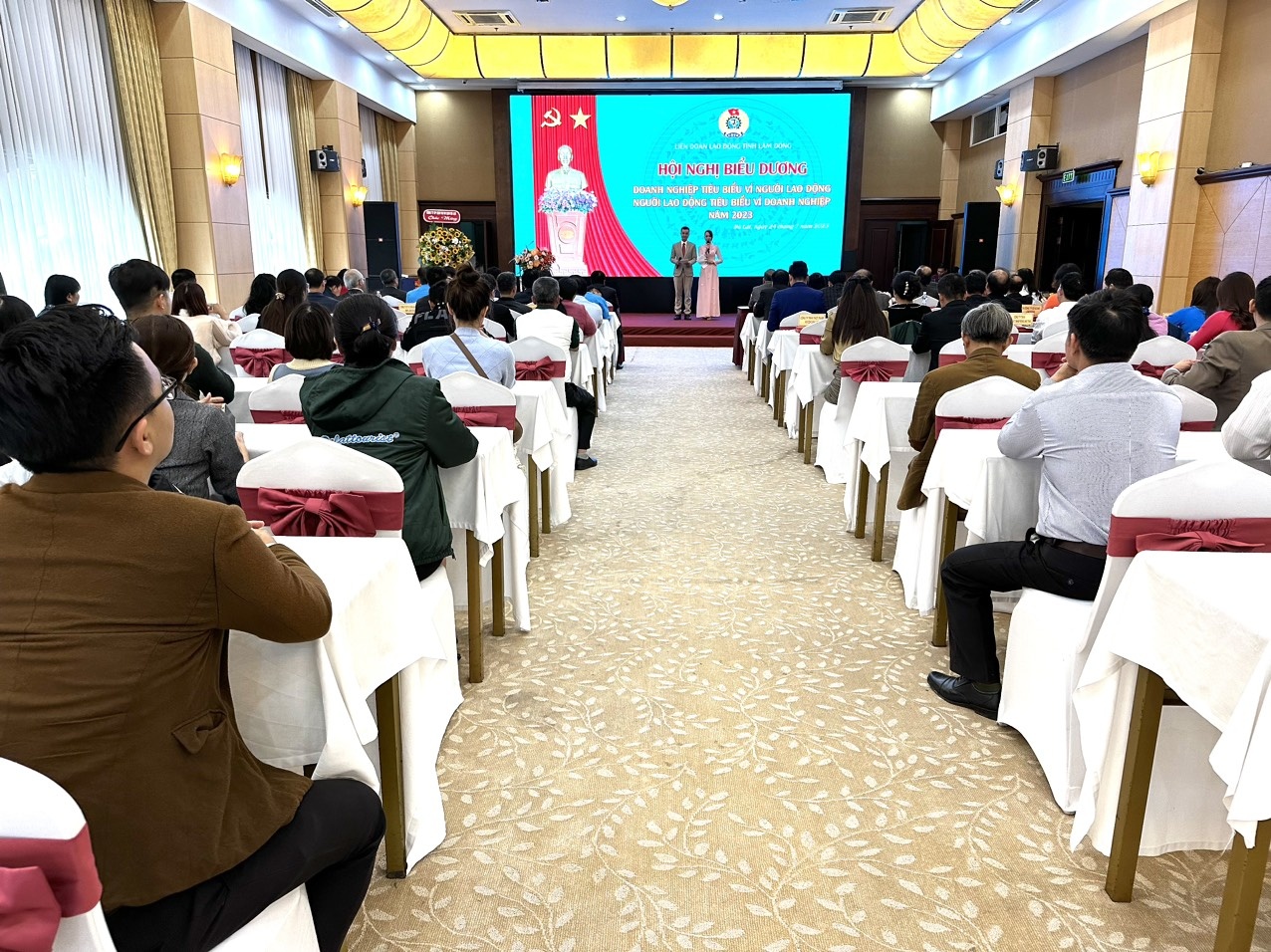 Doanh nghiệp - Công đoàn - Người lao động: “Đồng hành để cùng phát triển” Doanh nghiệp - Công đoàn - Người lao động: “Đồng hành để cùng phát triển”