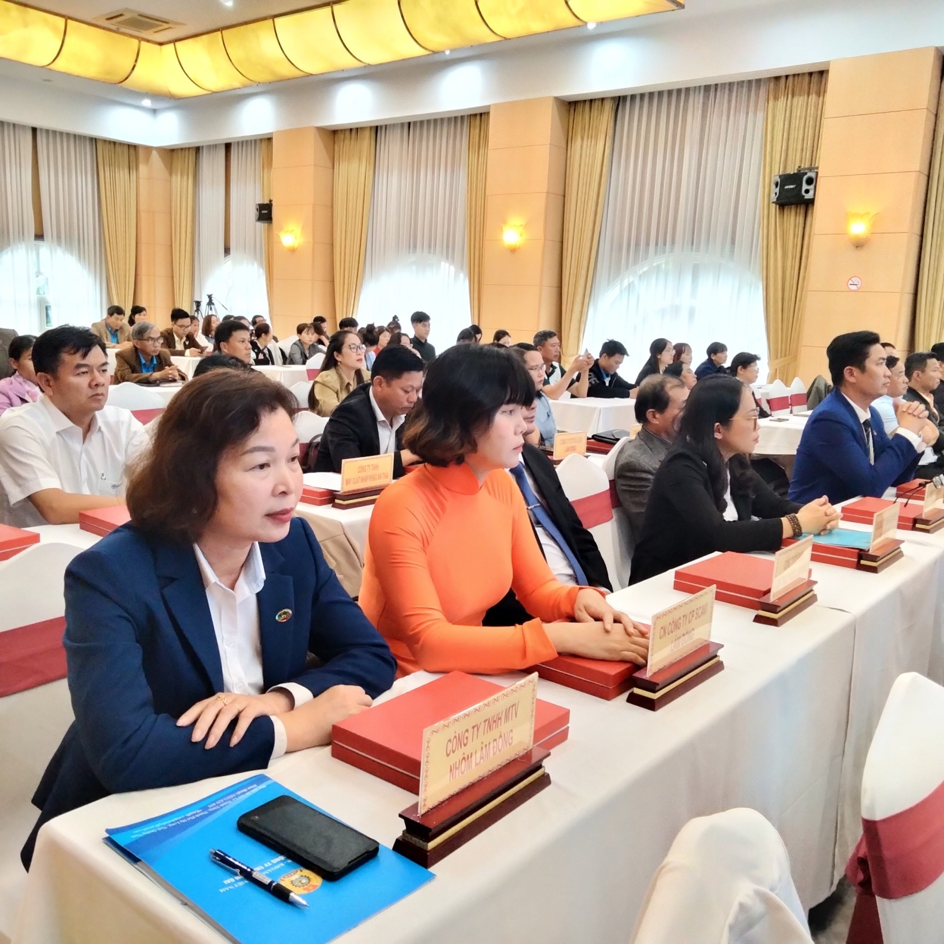 Doanh nghiệp - Công đoàn - Người lao động: “Đồng hành để cùng phát triển” Doanh nghiệp - Công đoàn - Người lao động: “Đồng hành để cùng phát triển”