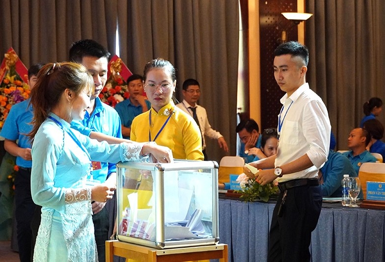 Công đoàn Khu Kinh tế Quảng Bình: Phấn đấu kết nạp 1.500 đoàn viên trong nhiệm kỳ mới Công đoàn Khu Kinh tế Quảng Bình: Phấn đấu kết nạp 1.500 đoàn viên trong nhiệm kỳ mới