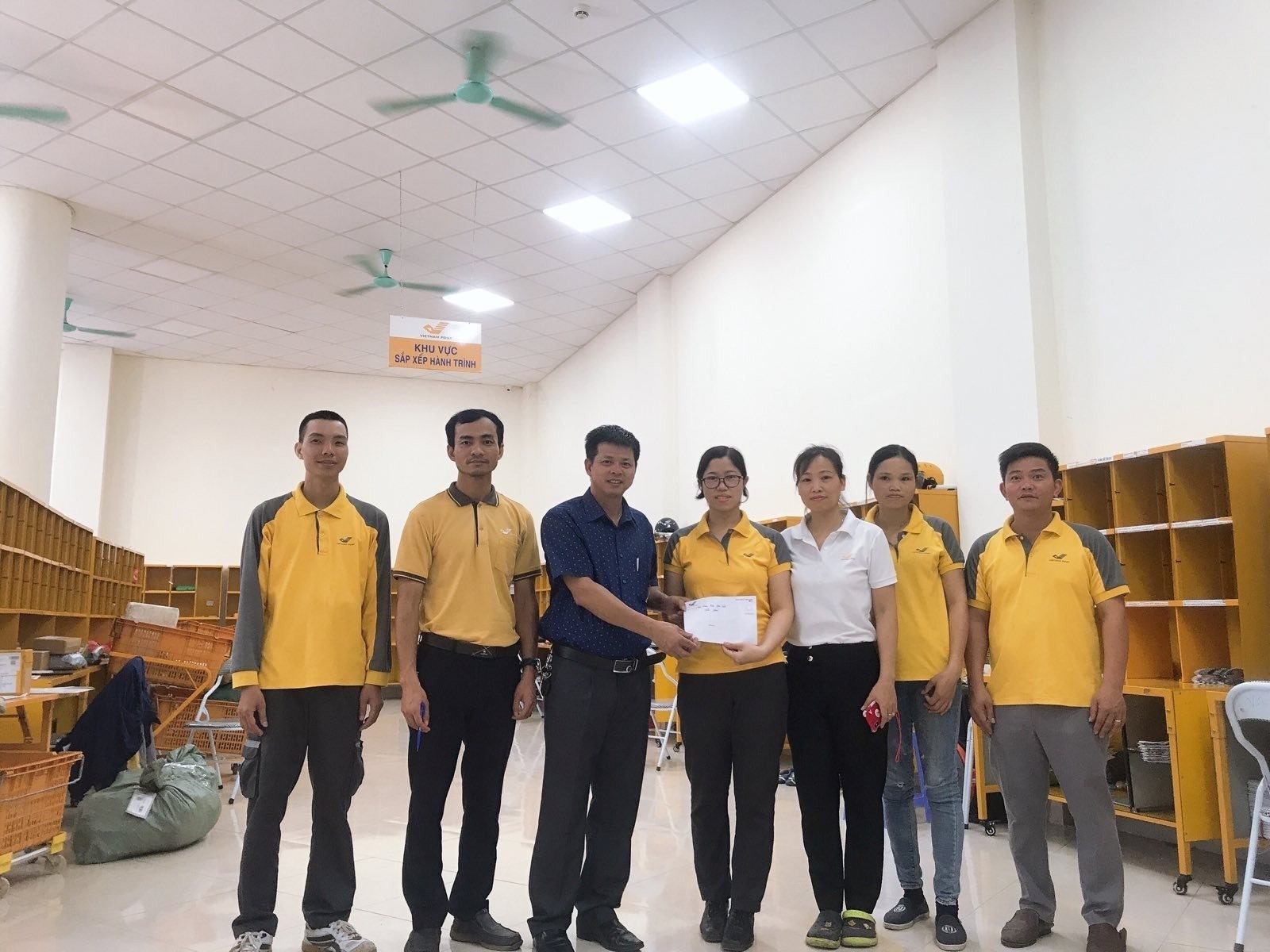 Bưu điện tỉnh Vĩnh Phúc tuyển dụng bưu tá, thu nhập lên tới 10 triệu/tháng Bưu điện tỉnh Vĩnh Phúc tuyển dụng bưu tá, thu nhập lên tới 10 triệu/tháng