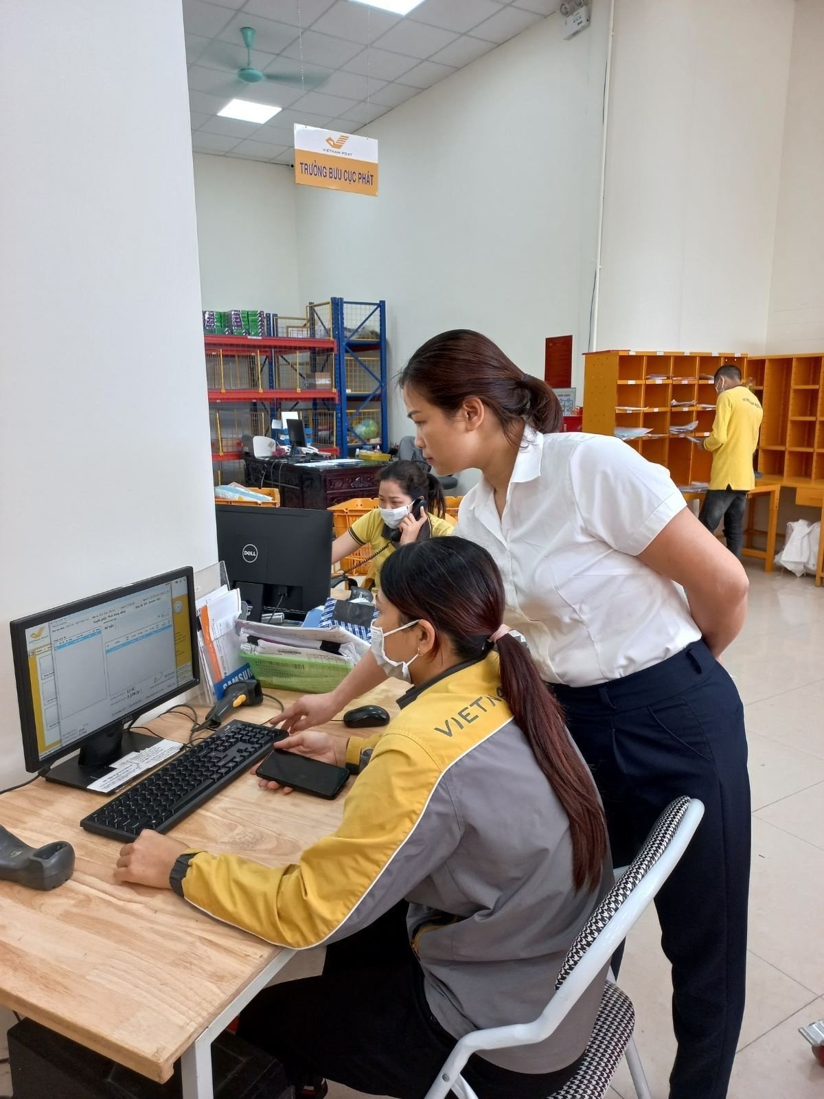 Bưu điện tỉnh Vĩnh Phúc tuyển dụng bưu tá, thu nhập lên tới 10 triệu/tháng Bưu điện tỉnh Vĩnh Phúc tuyển dụng bưu tá, thu nhập lên tới 10 triệu/tháng