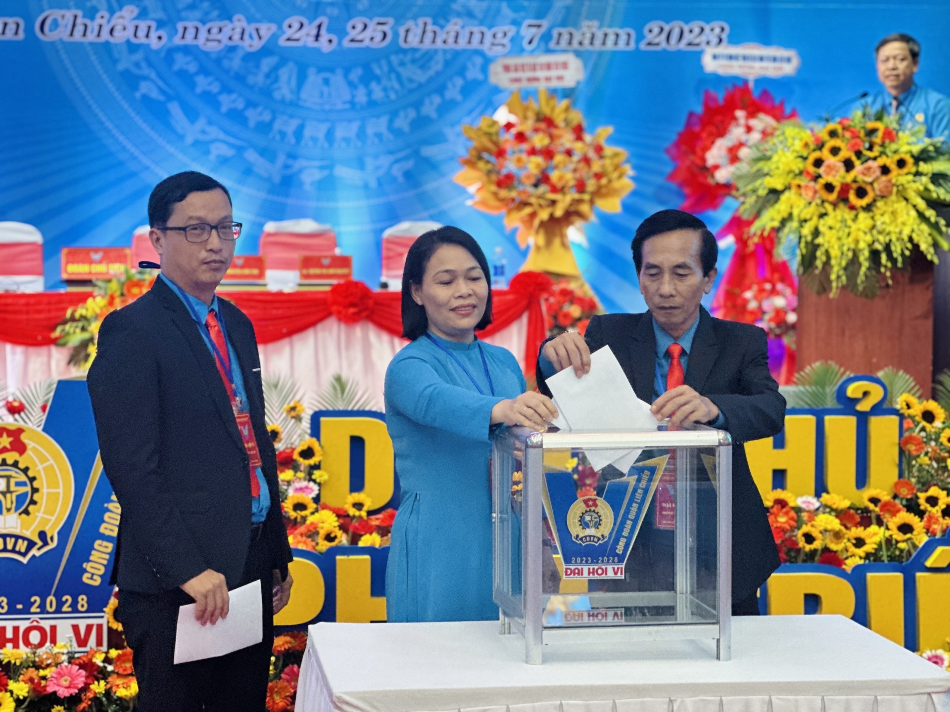 Gần 10 tỷ đồng hỗ trợ 694 NLĐ khó khăn vay vốn ưu đãi từ Quỹ trợ vốn CNVCLĐ