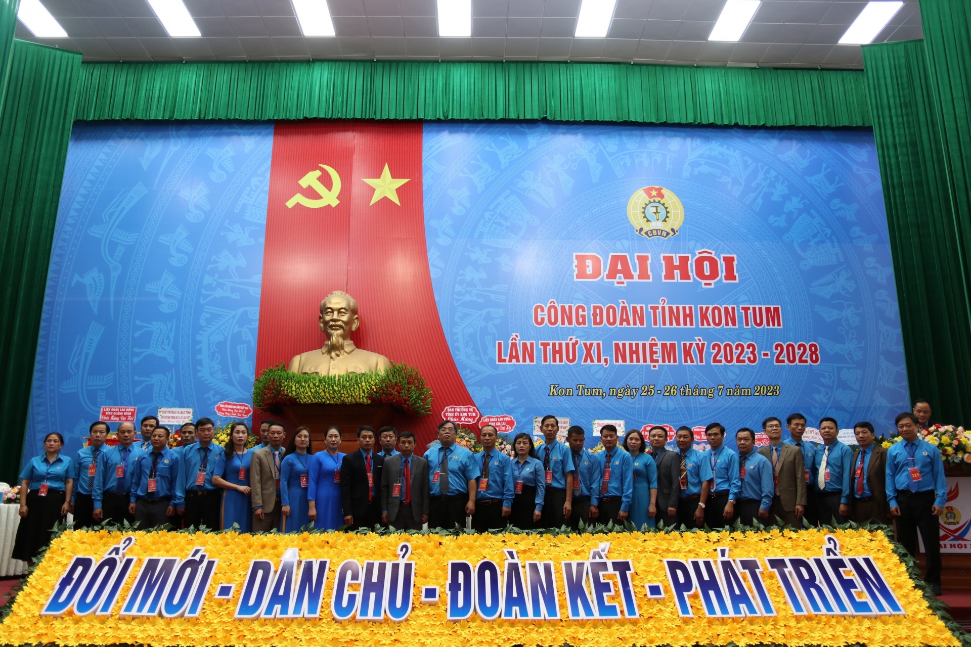 Đồng chí Rơ Chăm Long tái đắc cử Chủ tịch Liên đoàn Lao động tỉnh Kon Tum Đồng chí Rơ Chăm Long tái đắc cử Chủ tịch Liên đoàn Lao động tỉnh Kon Tum