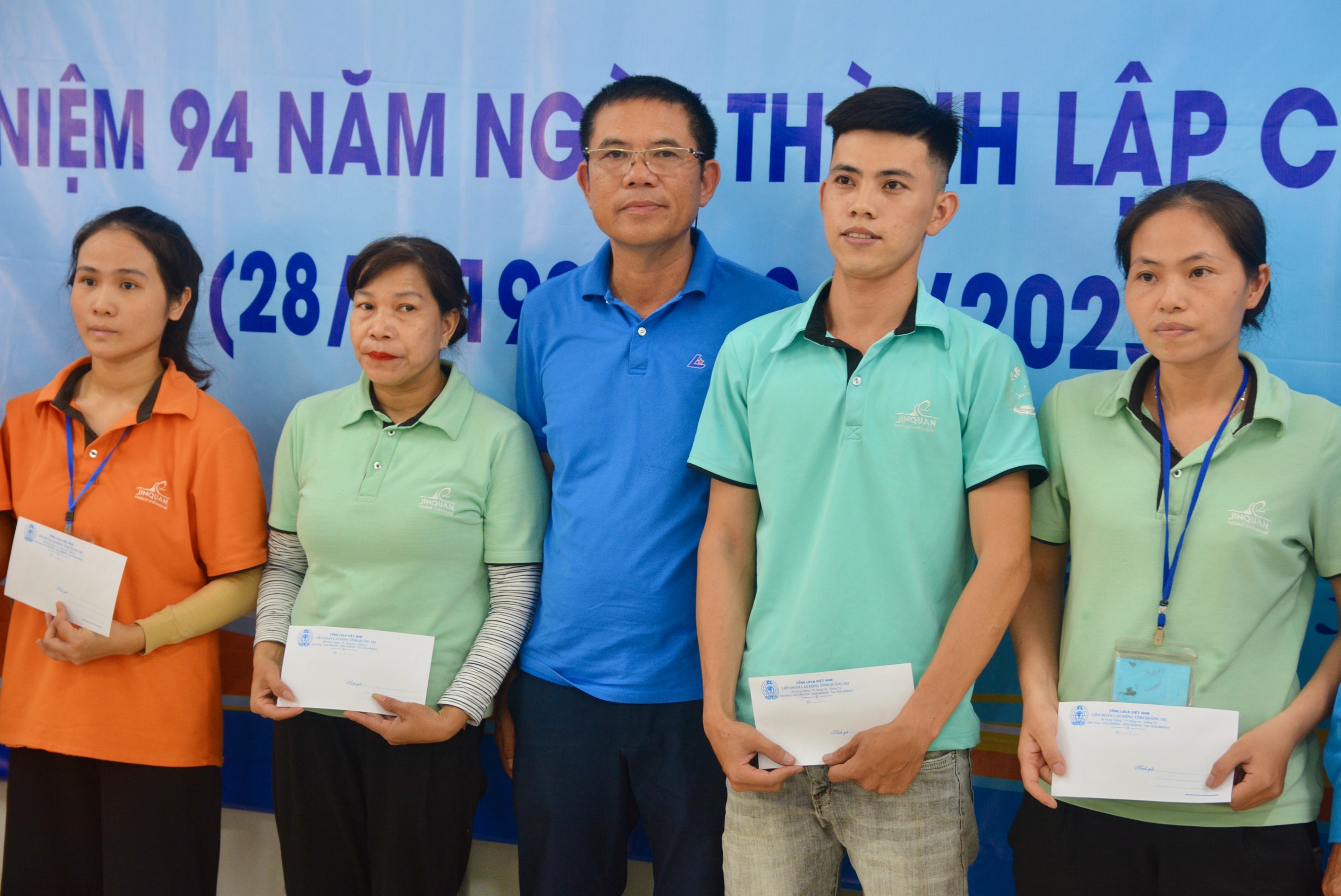 Ấm lòng “Bữa cơm công đoàn” do LĐLĐ Quảng Trị, Tạp chí Lao động và Công đoàn tổ chức Ấm lòng “Bữa cơm công đoàn” do LĐLĐ Quảng Trị, Tạp chí Lao động và Công đoàn tổ chức