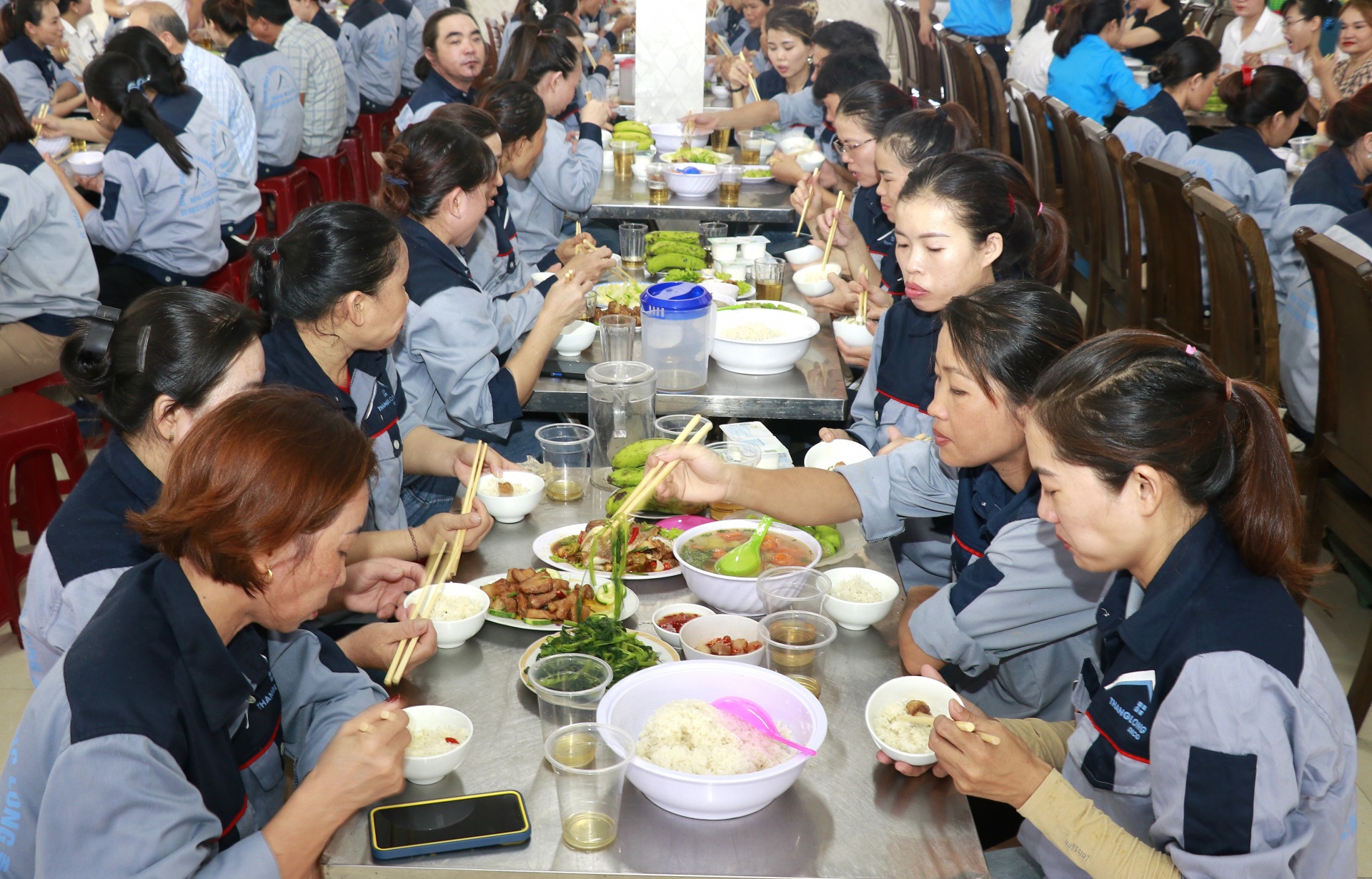 Bữa cơm ca mang dấu ấn công đoàn Bữa cơm ca mang dấu ấn công đoàn