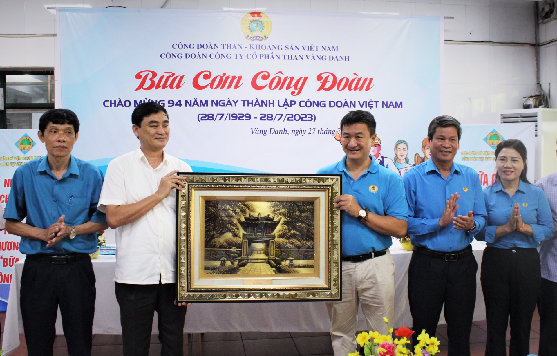 Bữa cơm thuần Việt, đậm chất công đoàn ở Bữa cơm thuần Việt, đậm chất công đoàn ở