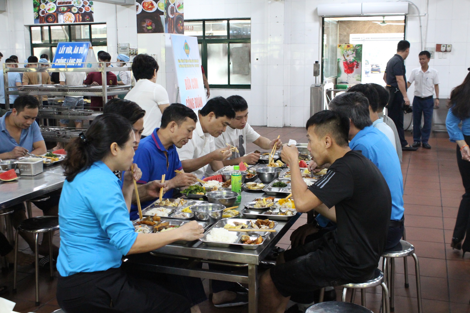 Bữa cơm thuần Việt, đậm chất công đoàn ở Bữa cơm thuần Việt, đậm chất công đoàn ở