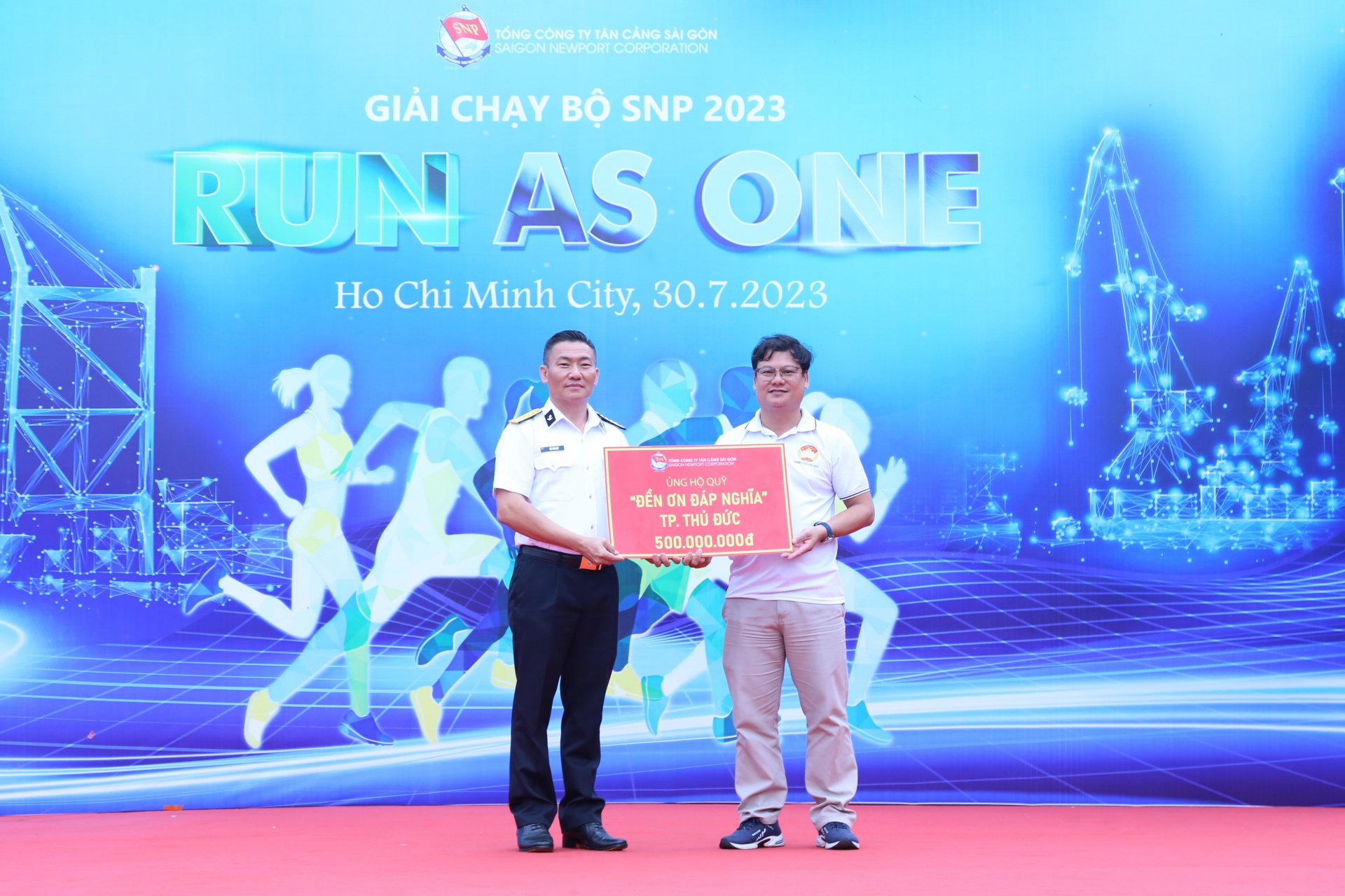 Giải chạy bộ SNP 2023 - Run As One thu hút hơn 1.000 cán bộ, NLD tham gia