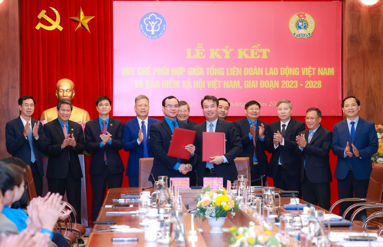 Tổng LĐLĐ Việt Nam ký kết Quy chế phối hợp với BHXH Việt Nam giai đoạn 2023 - 2028