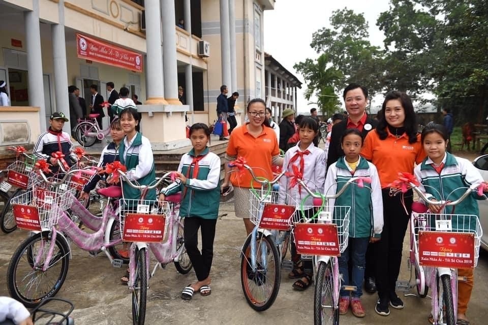 Công đoàn Ngân hàng SHB: Lan tỏa yêu thương tới những mảnh đời bất hạnh Công đoàn Ngân hàng SHB: Lan tỏa yêu thương tới những mảnh đời bất hạnh