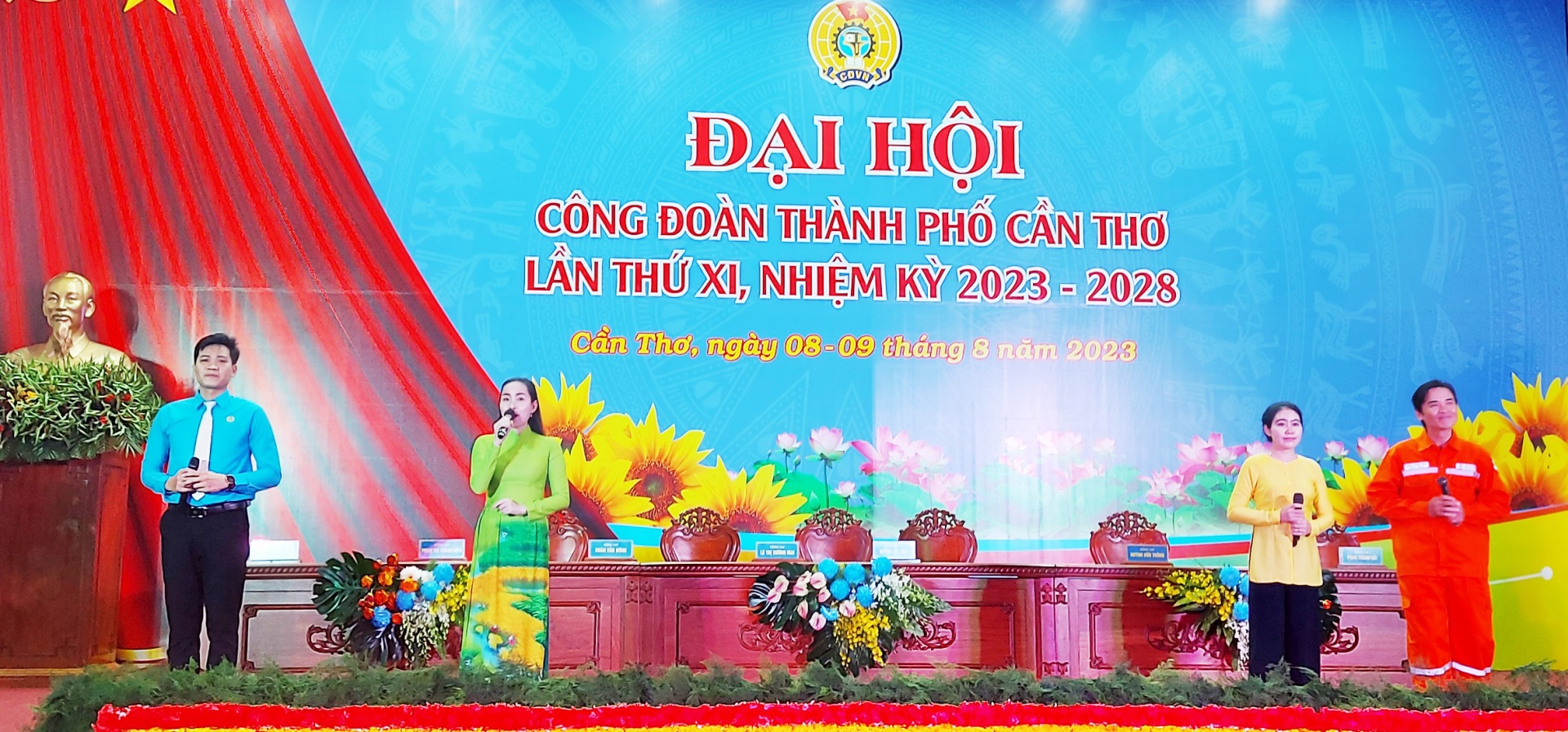 Sử dụng thơ ca, văn vần kết hợp với âm nhạc trong tuyên truyền đại hội công đoàn Sử dụng thơ ca, văn vần kết hợp với âm nhạc trong tuyên truyền đại hội công đoàn