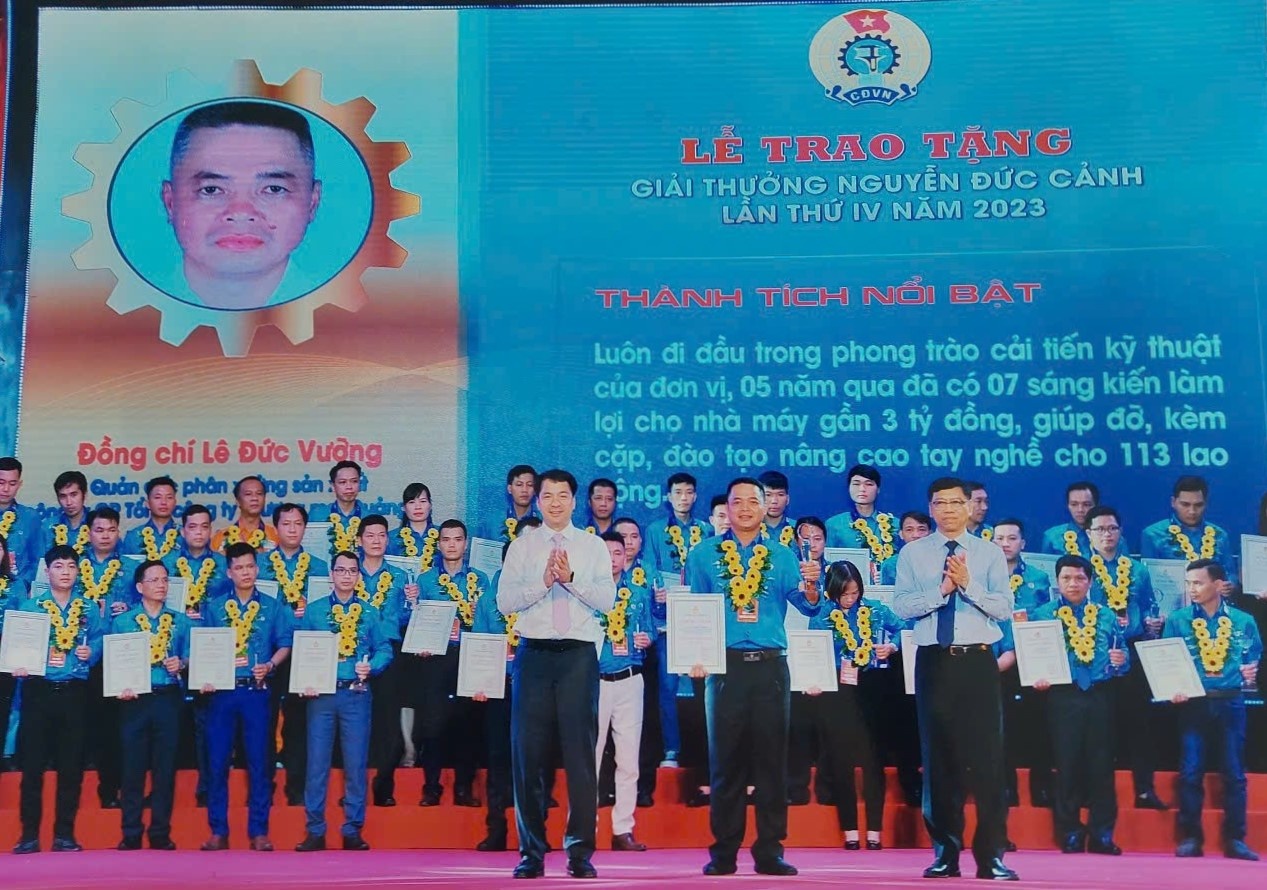 Quản đốc xưởng sản xuất có nhiều sáng kiến làm lợi hàng tỷ đồng cho doanh nghiệp Quản đốc xưởng sản xuất có nhiều sáng kiến làm lợi hàng tỷ đồng cho doanh nghiệp