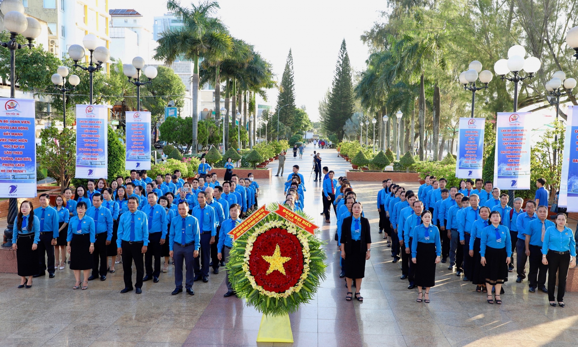Công đoàn Cần Thơ báo công dâng Bác trước thềm Đại hội