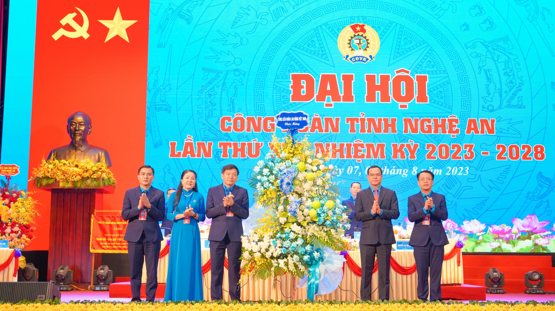 Chủ tịch Tổng LĐLĐ Việt Nam đánh giá cao vai trò, thế mạnh của Công đoàn Nghệ An