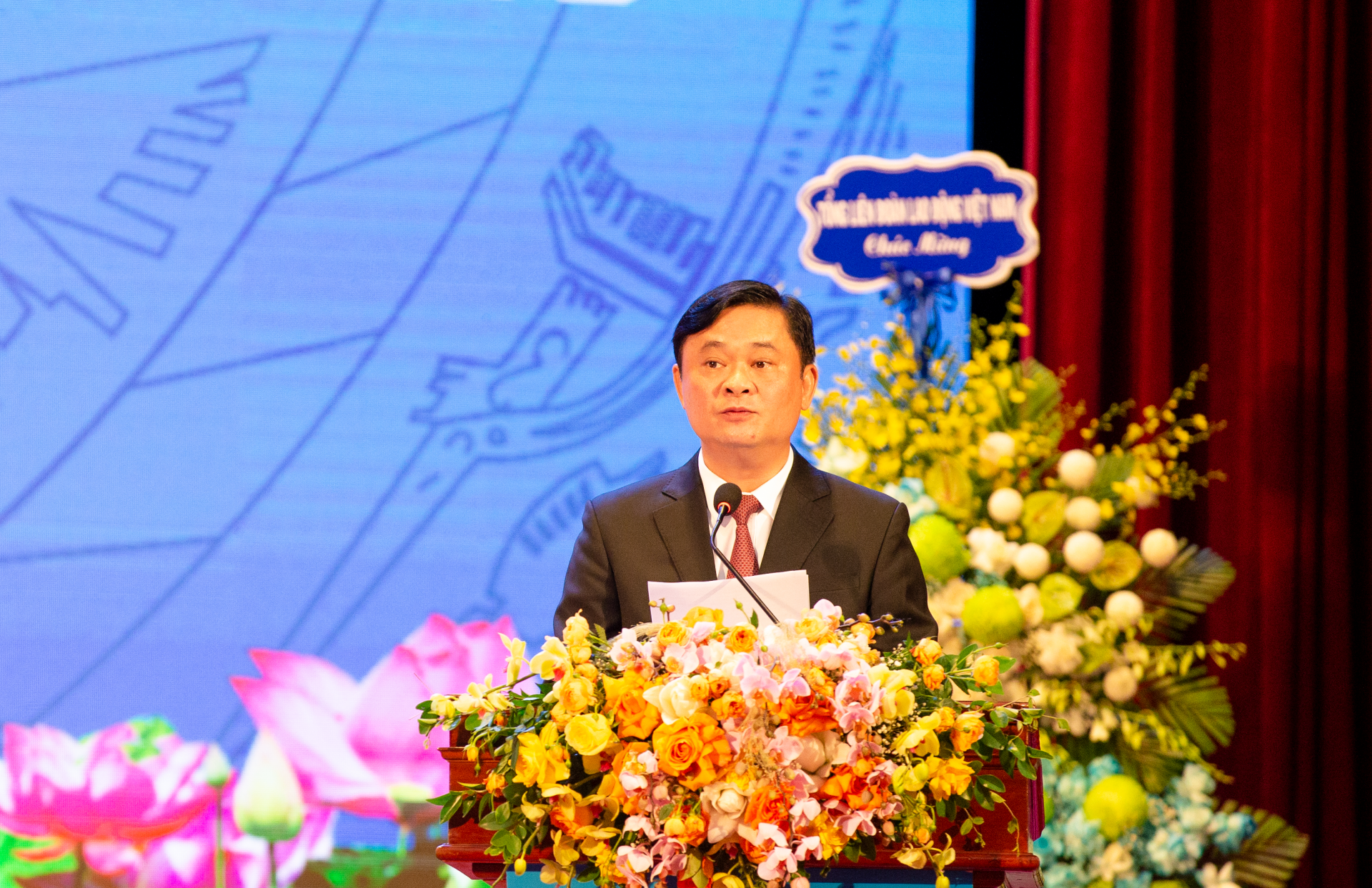 Đại hội Công đoàn tỉnh Nghệ An lần thứ XIX: Trang trọng, đổi mới, ấn tượng