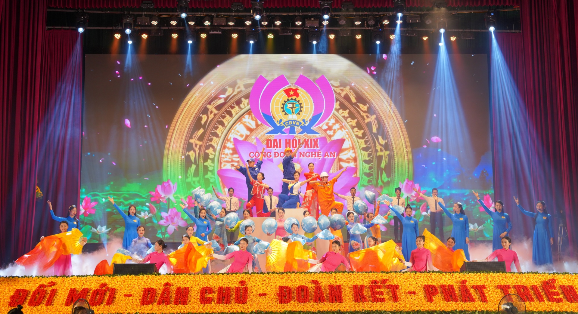 Đại hội Công đoàn tỉnh Nghệ An lần thứ XIX: Trang trọng, đổi mới, ấn tượng