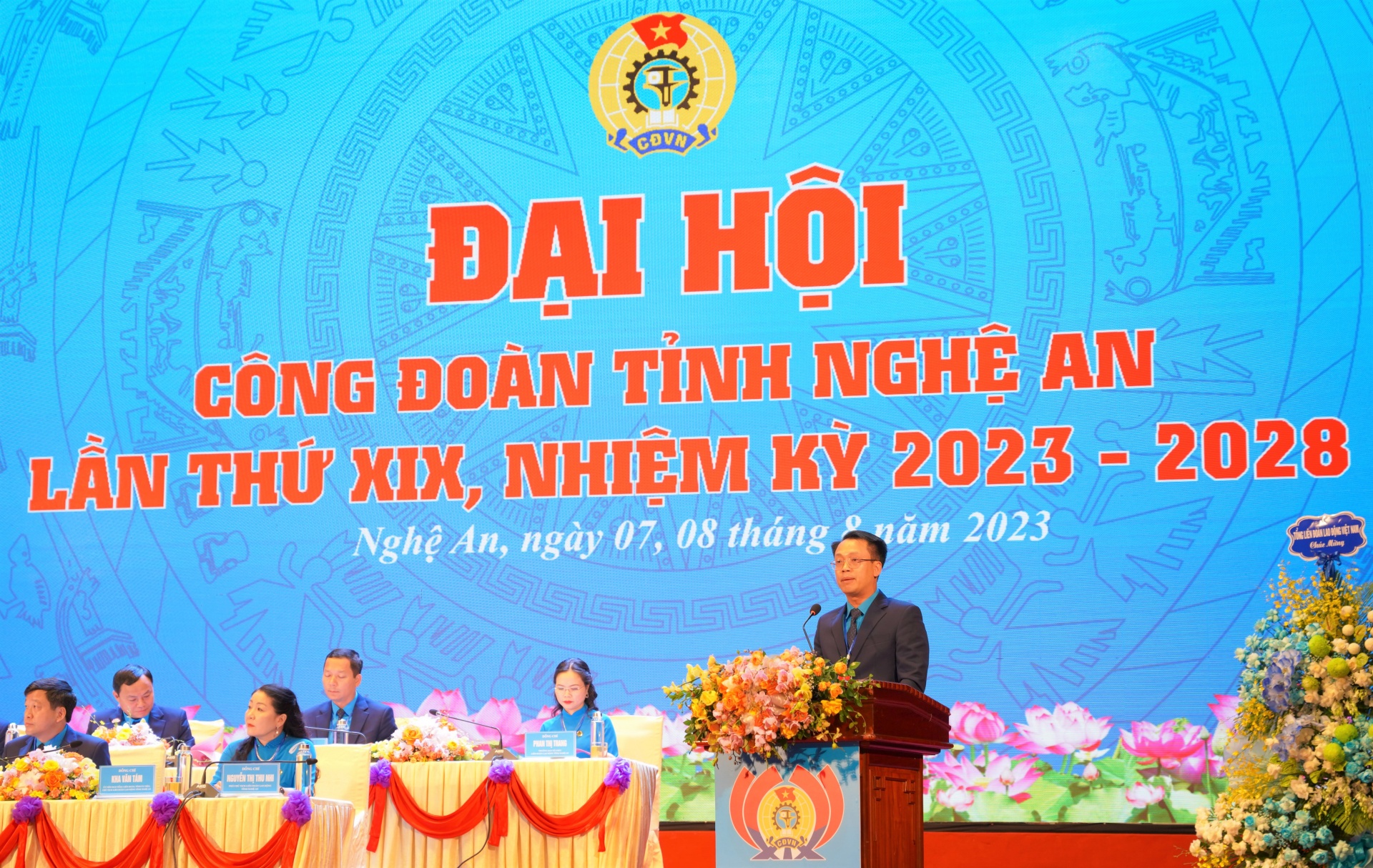 Đại hội Công đoàn tỉnh Nghệ An lần thứ XIX: Trang trọng, đổi mới, ấn tượng