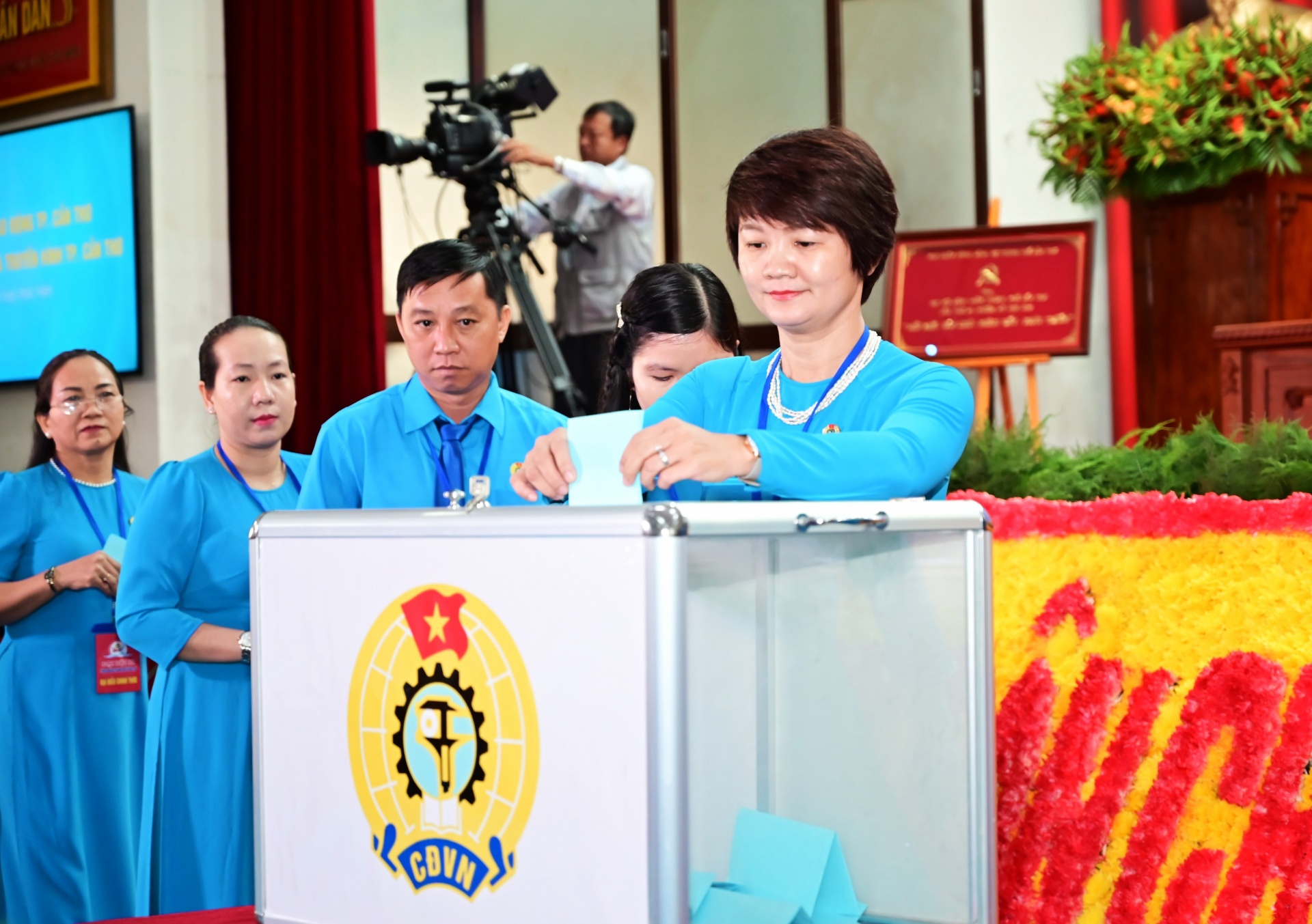 Đồng chí Lê Thị Sương Mai tái đắc cử Chủ tịch LĐLĐ TP Cần Thơ Đồng chí Lê Thị Sương Mai tái đắc cử Chủ tịch LĐLĐ TP Cần Thơ