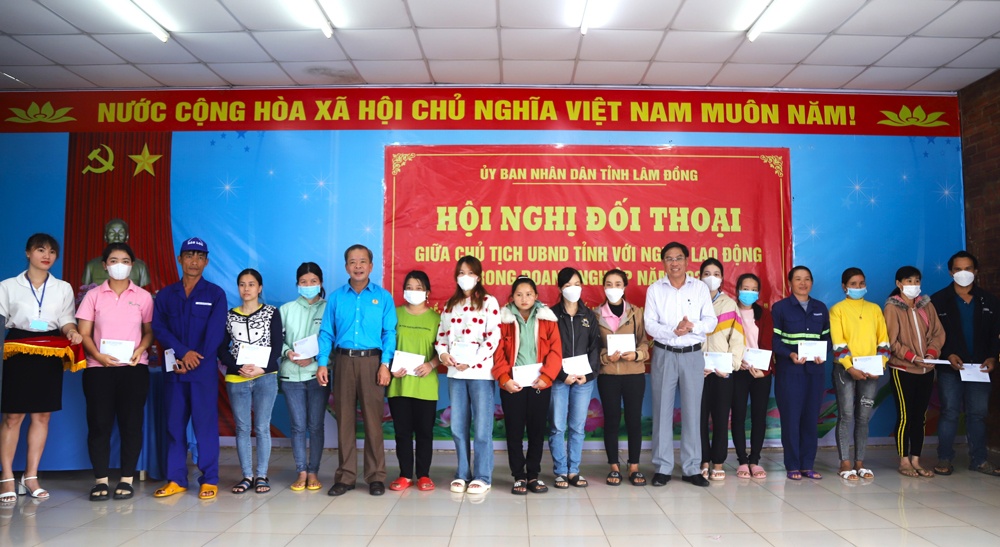 Lãnh đạo tỉnh Lâm Đồng yêu cầu các sở, ngành chung tay chăm lo cho người lao động Lãnh đạo tỉnh Lâm Đồng yêu cầu các sở, ngành chung tay chăm lo cho người lao động