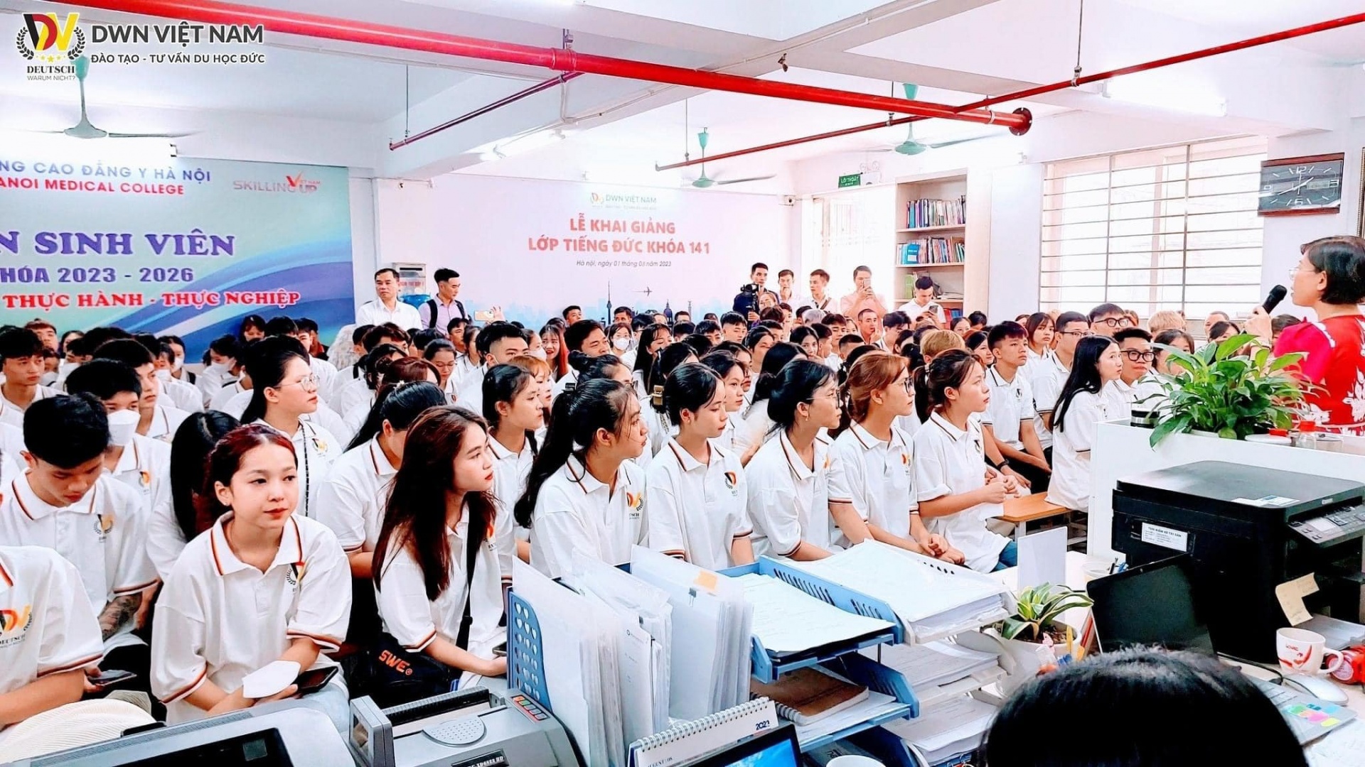 Công ty TNHH DWN Việt Nam tuyển dụng giáo viên tiếng Đức và nhân viên admin văn phòng